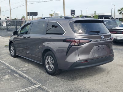 2024 Toyota Sienna XLE