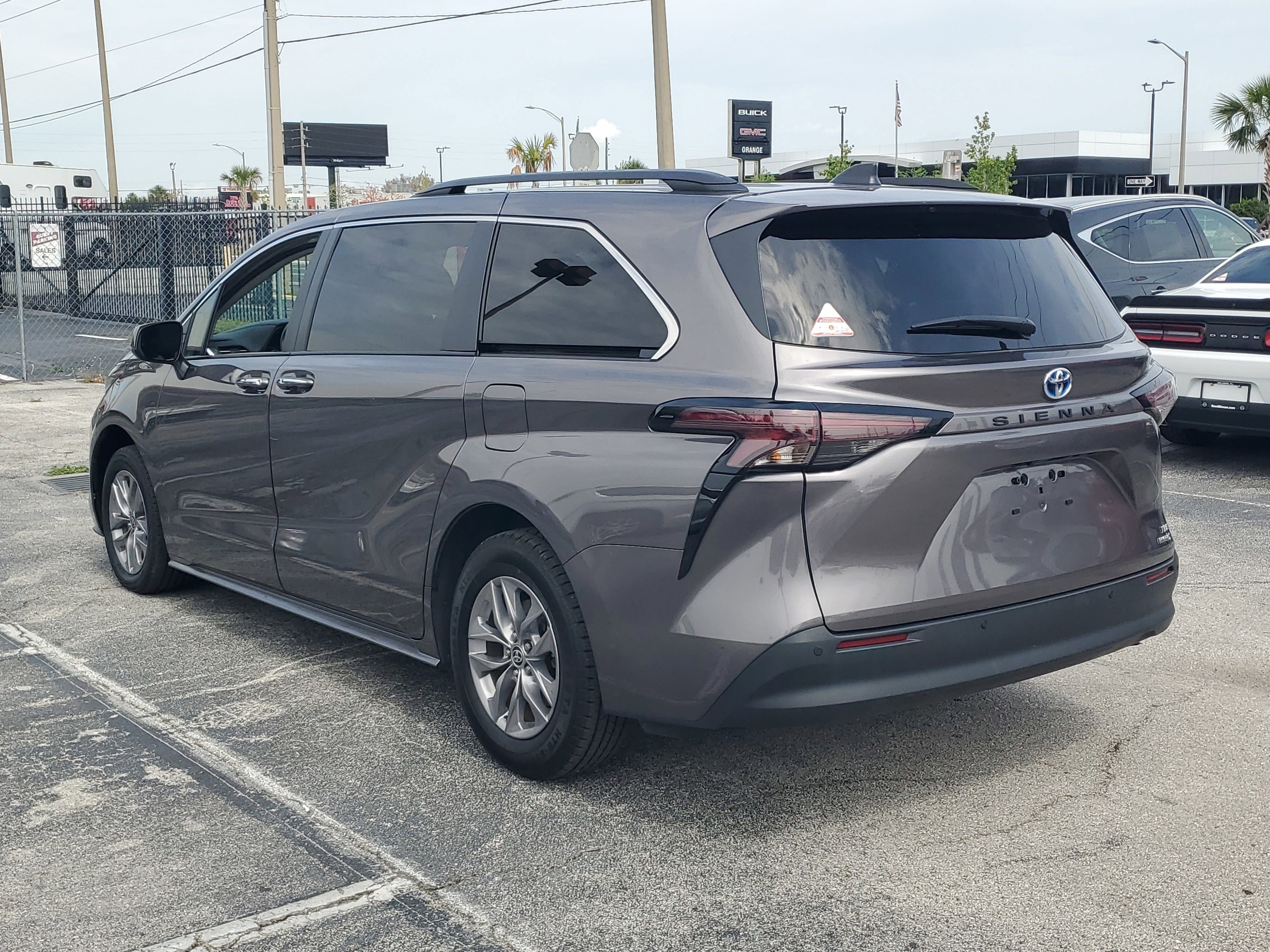 2024 Toyota Sienna XLE