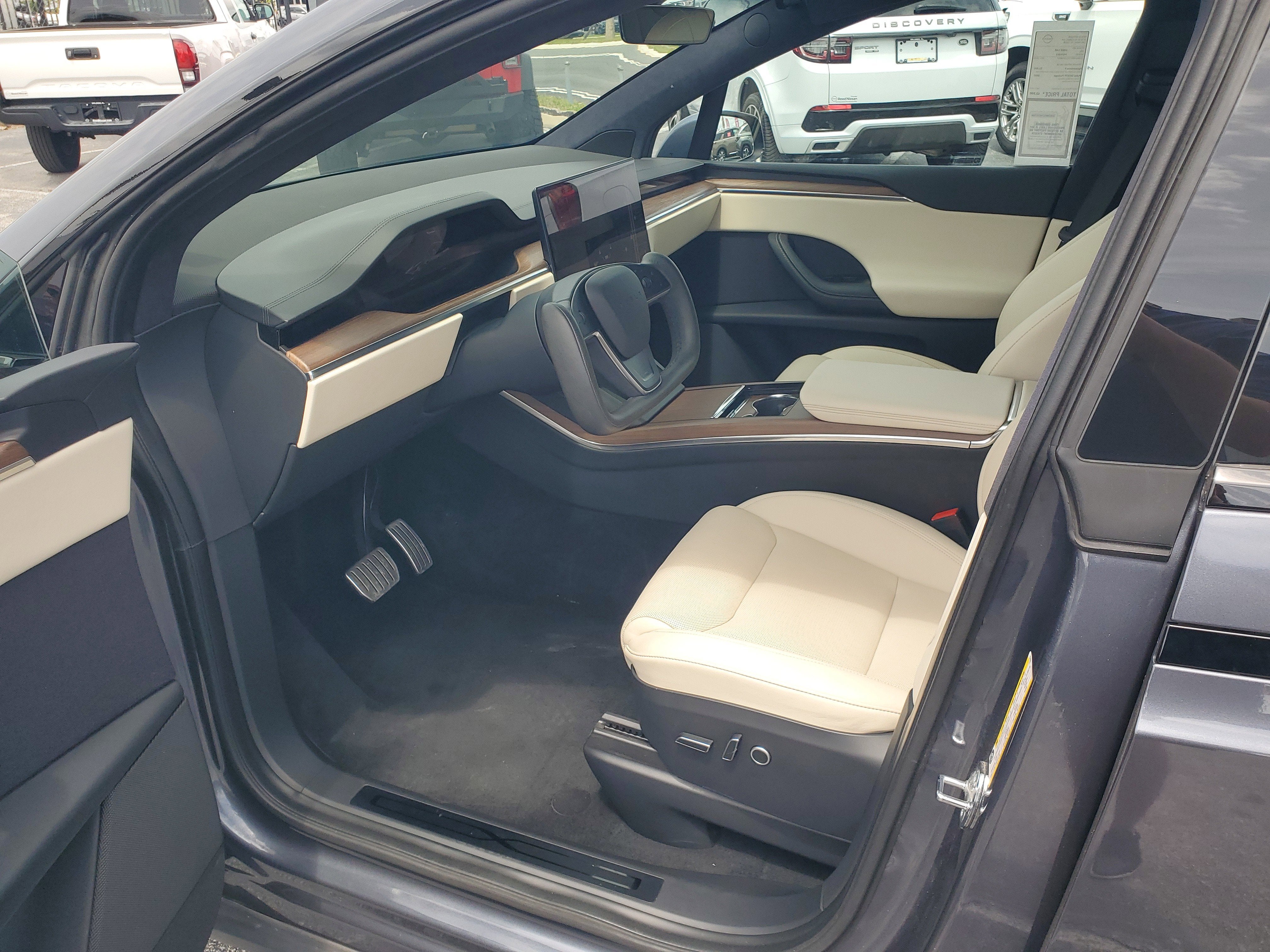 2023 Tesla Model X Standard Range