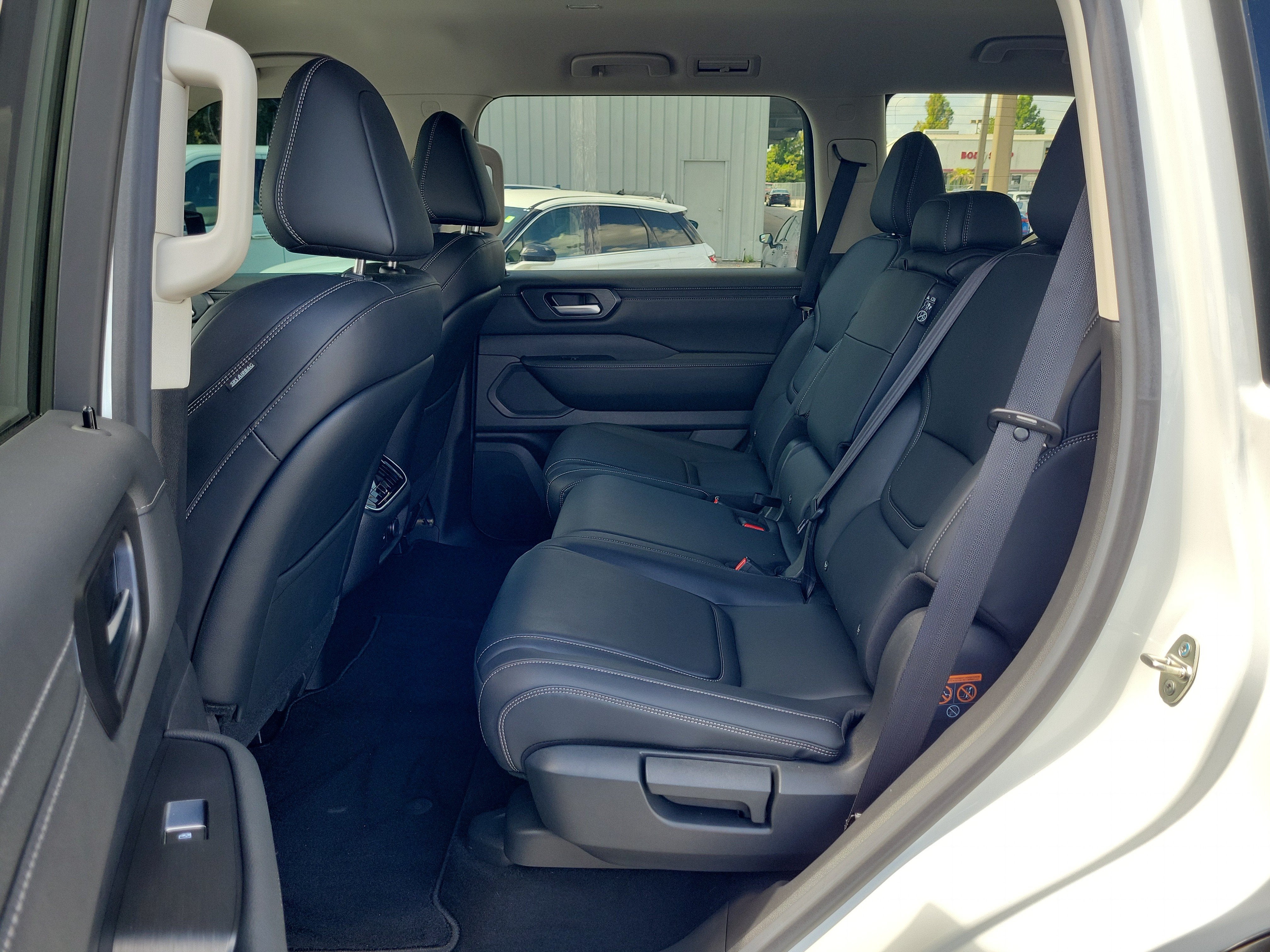 2025 Nissan Armada SV