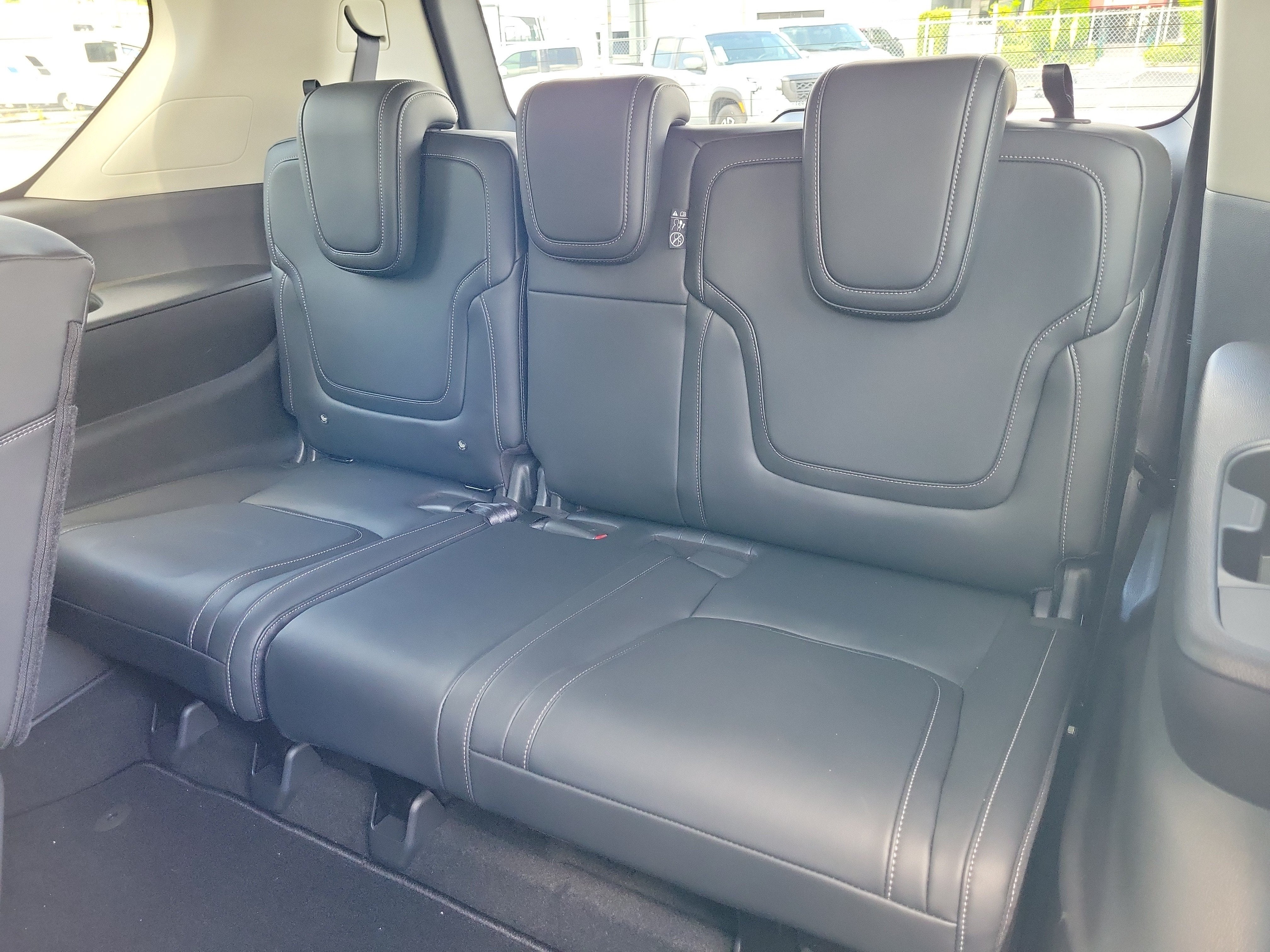 2025 Nissan Armada SV
