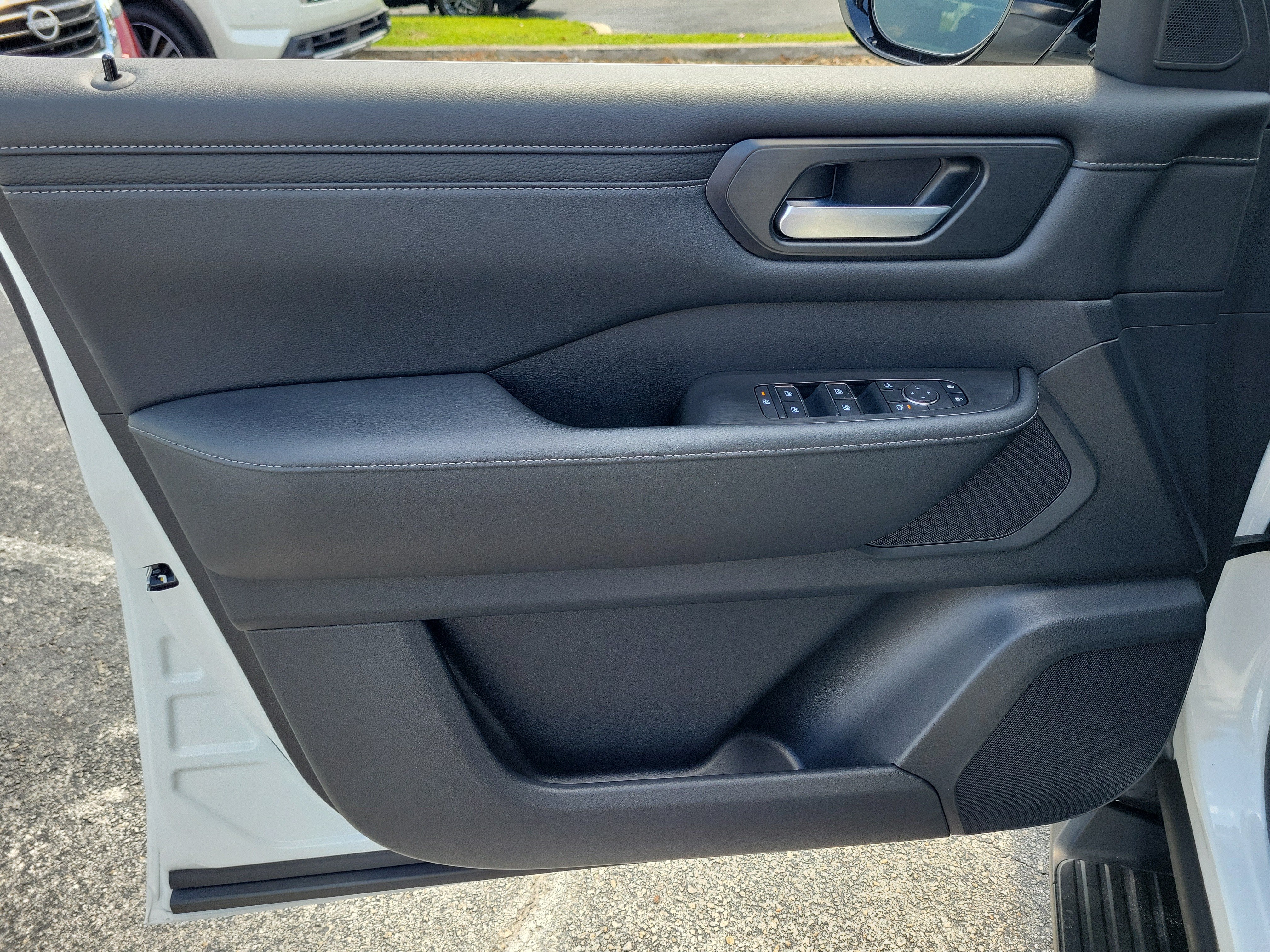 2025 Nissan Armada SV