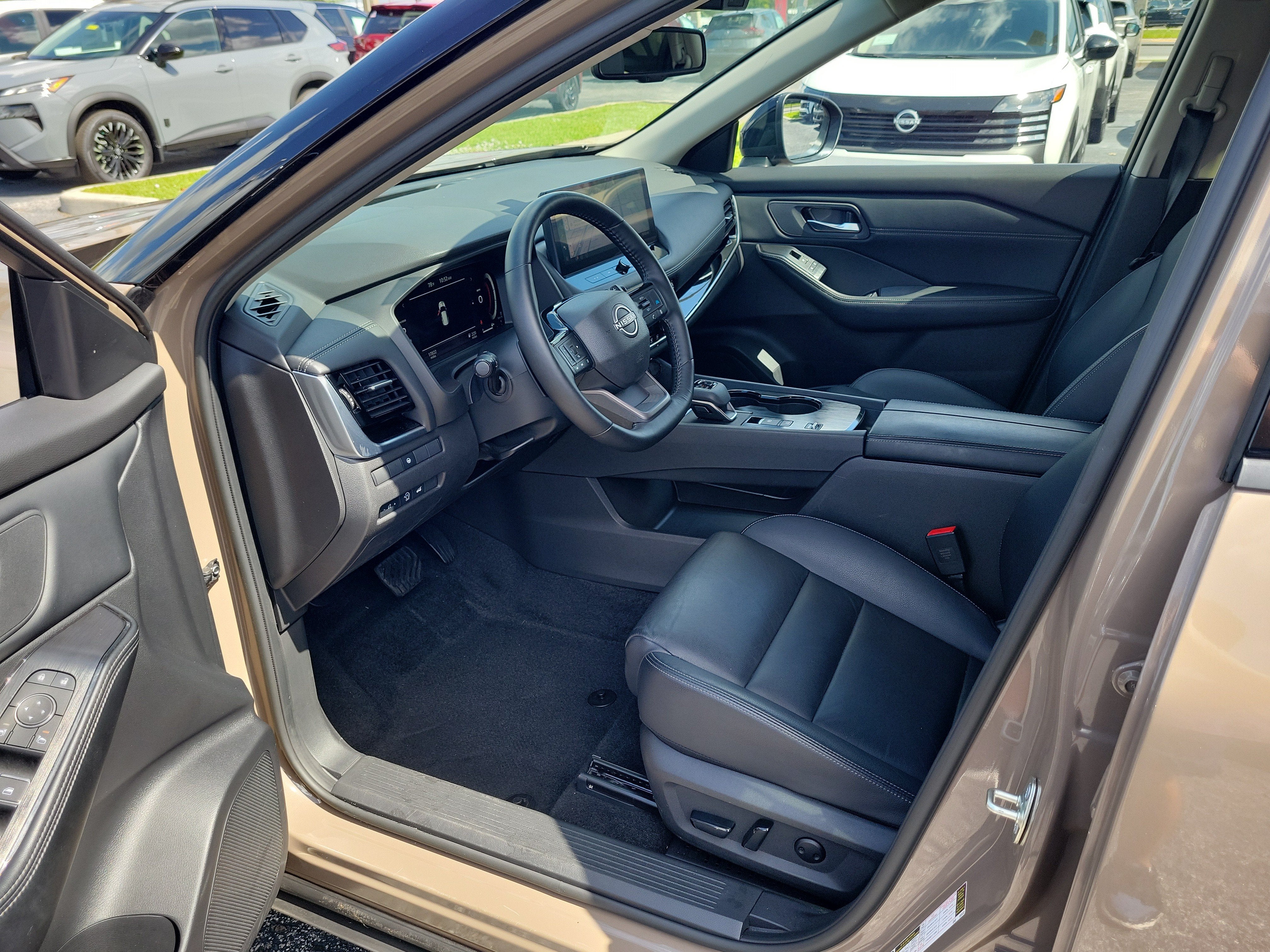 2025 Nissan Rogue SL