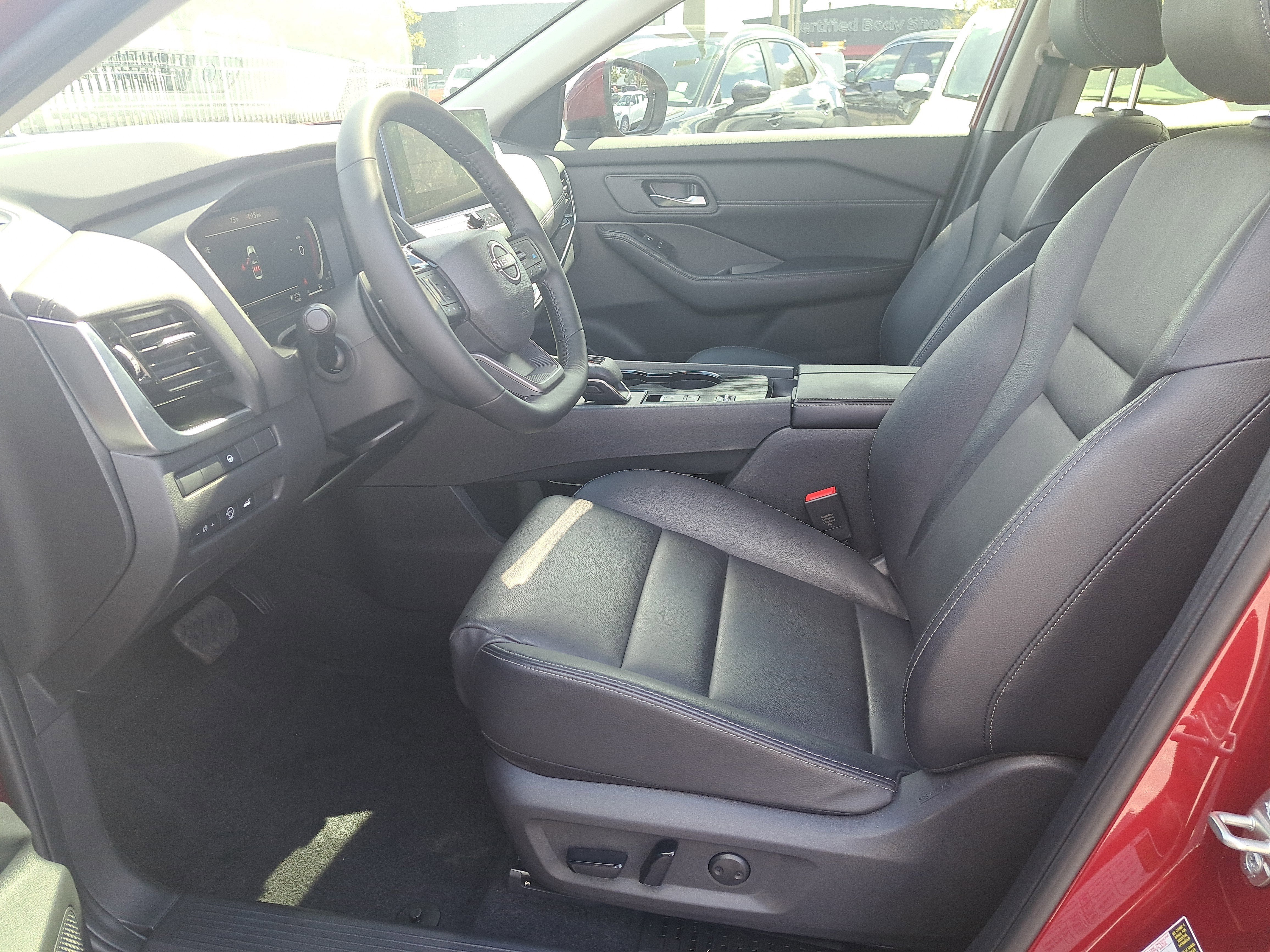 2025 Nissan Rogue SL