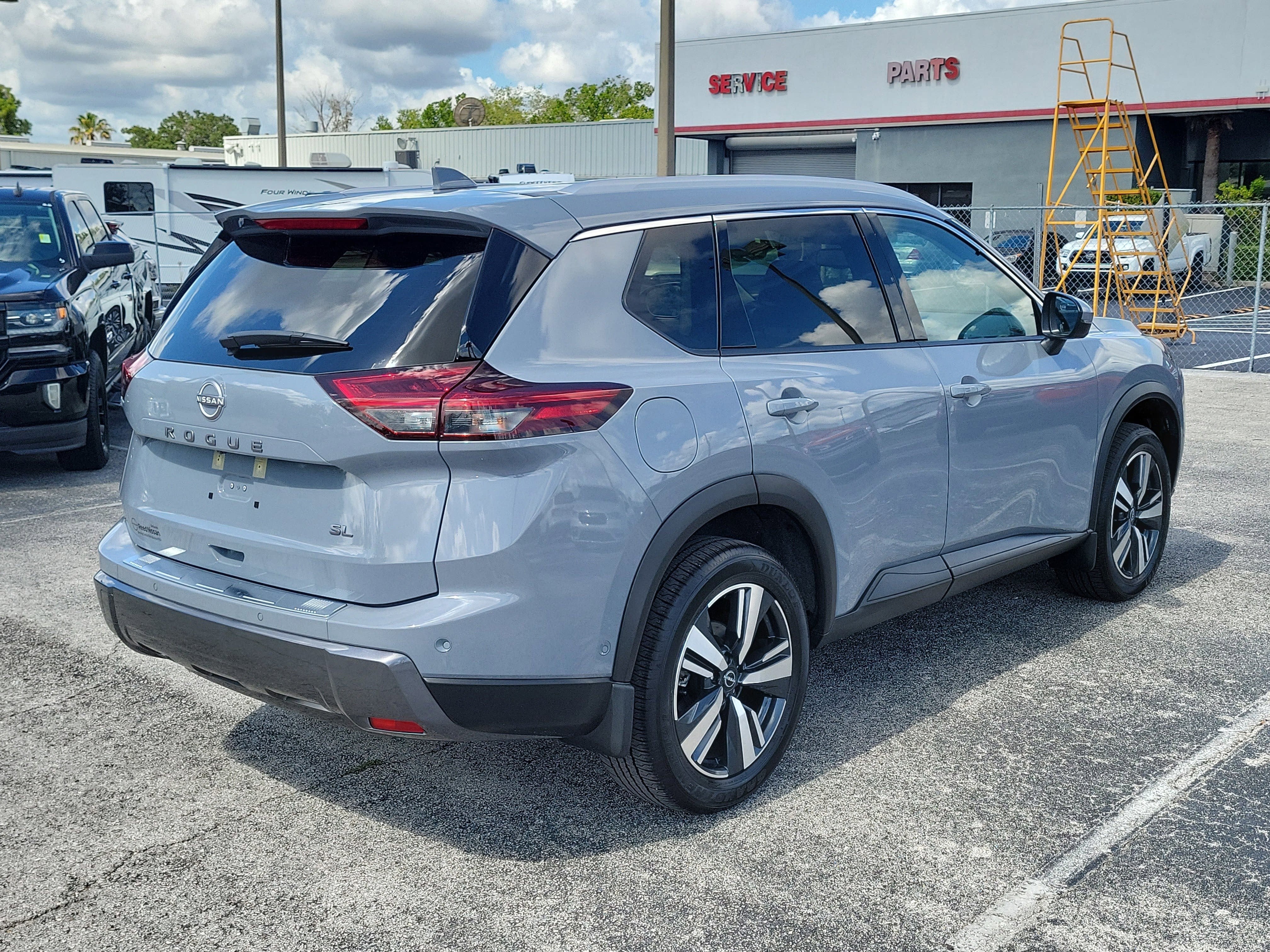 2025 Nissan Rogue SL