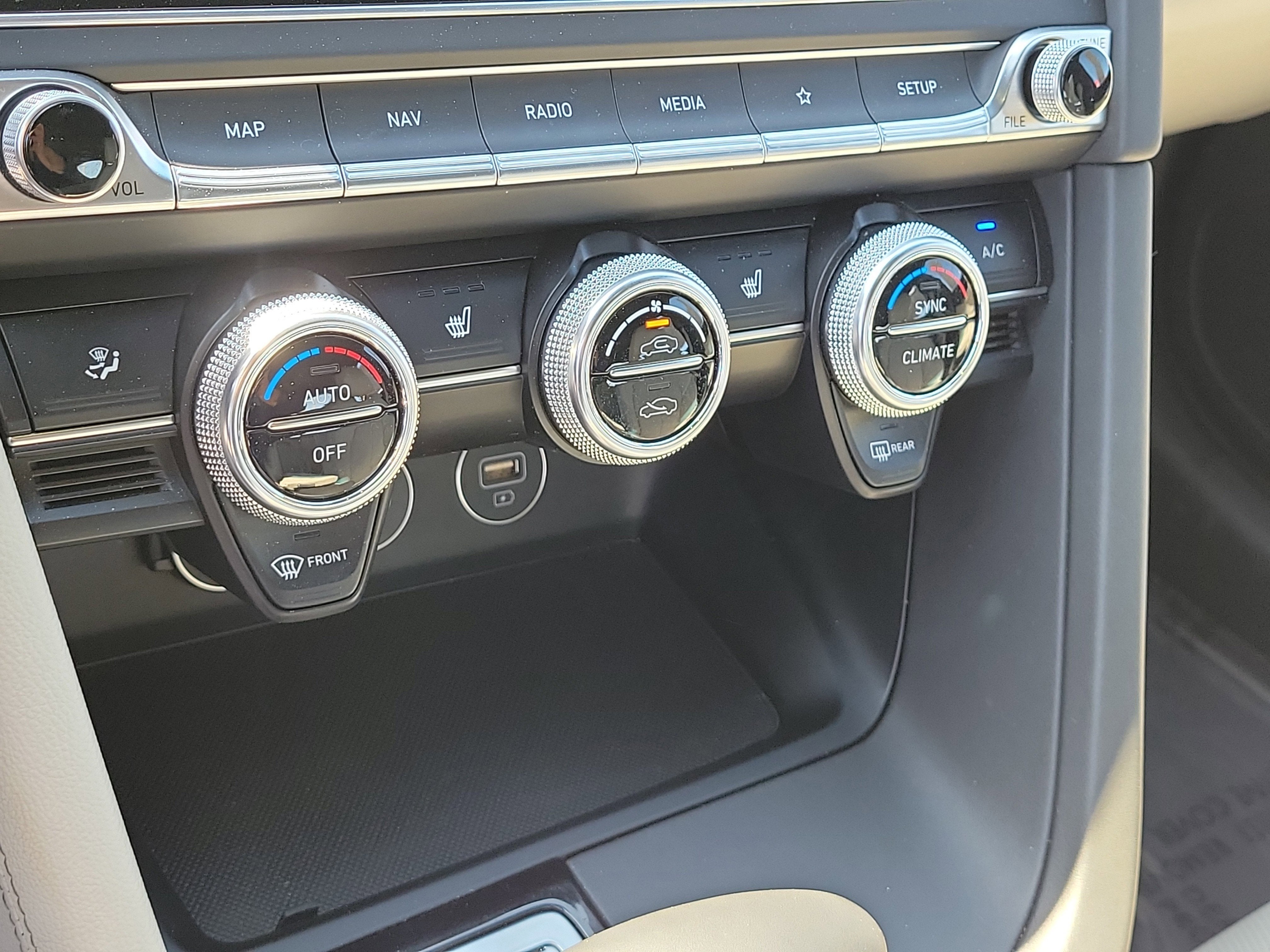 2023 Genesis G70 2.0T