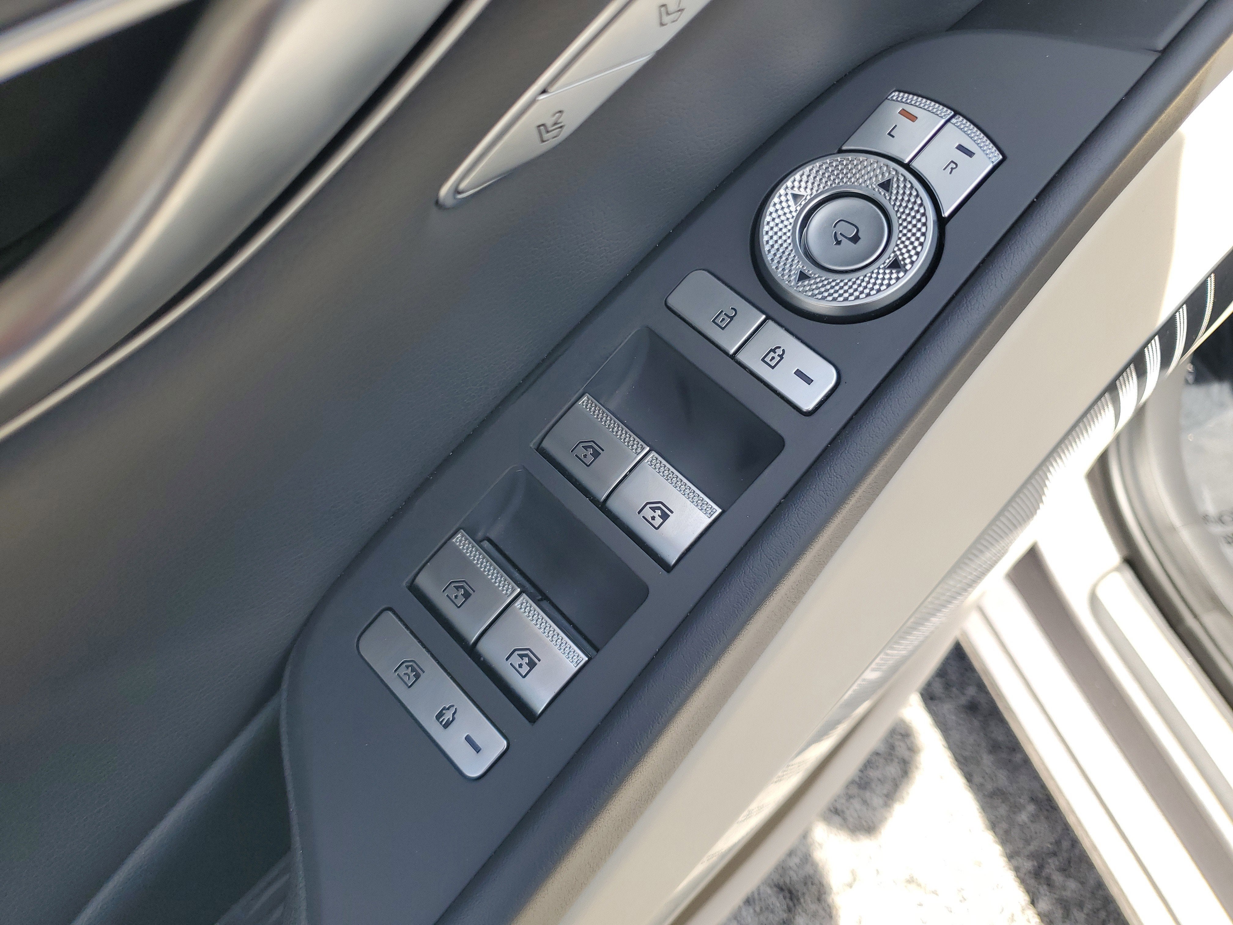 2023 Genesis G80 2.5T