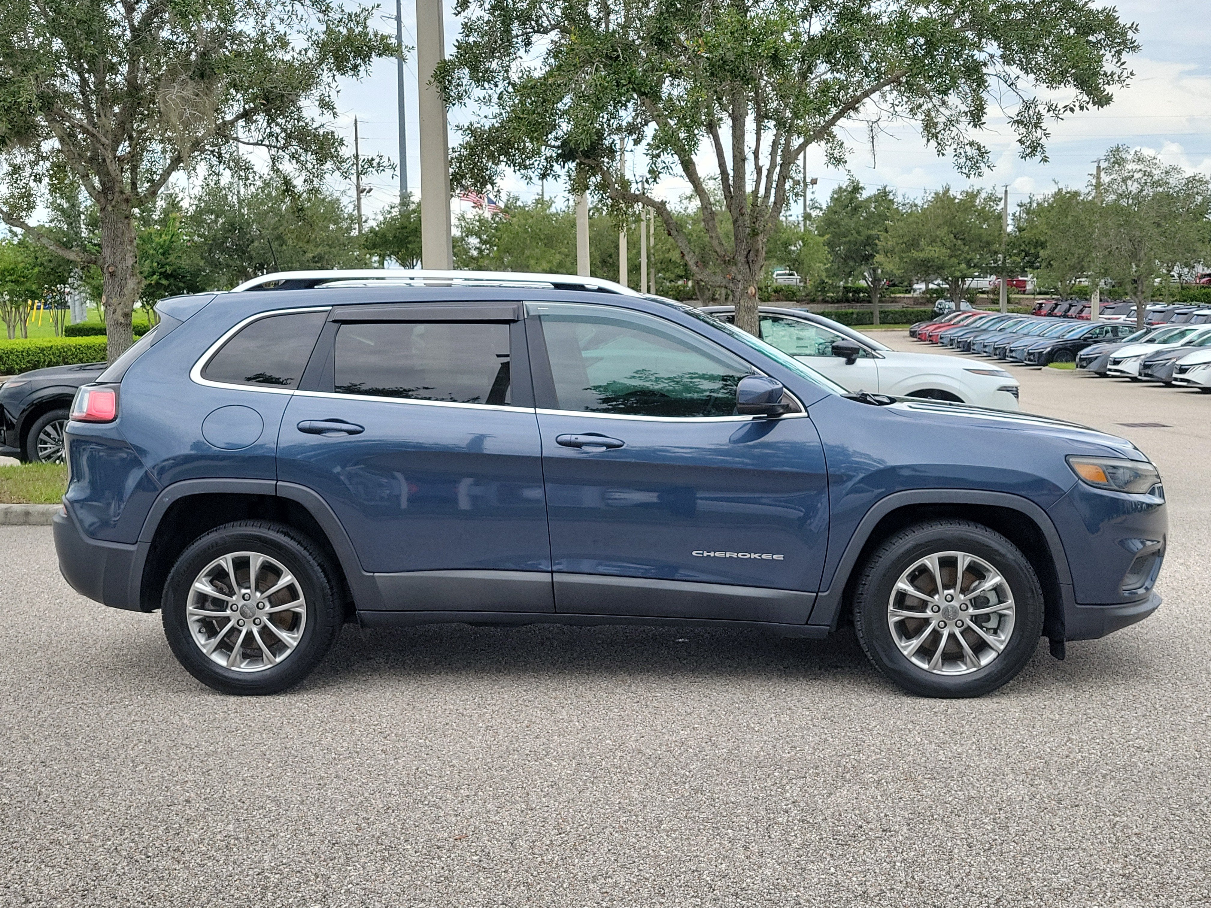 2021 Jeep Cherokee Latitude Lux