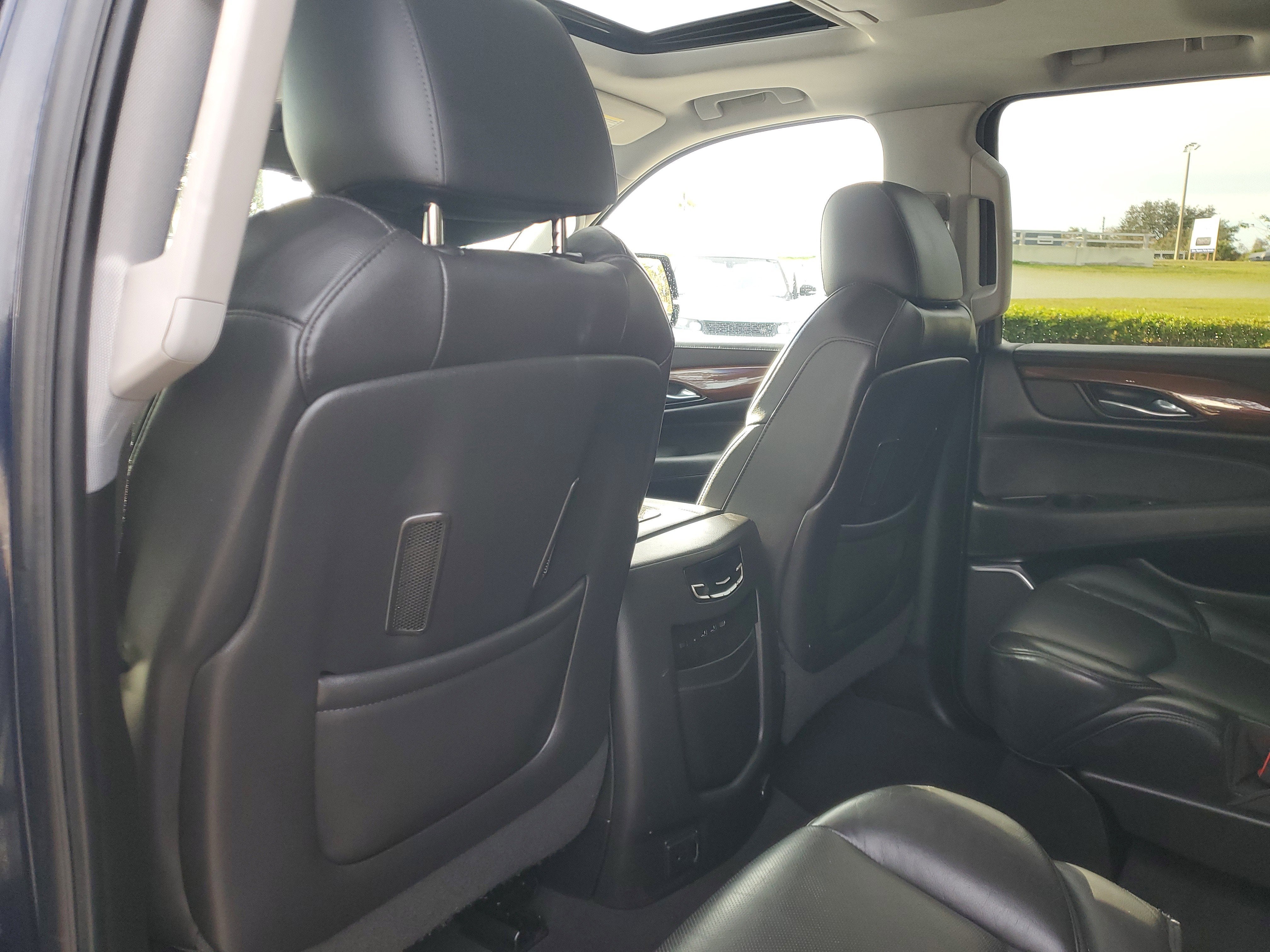 2019 Cadillac Escalade Luxury