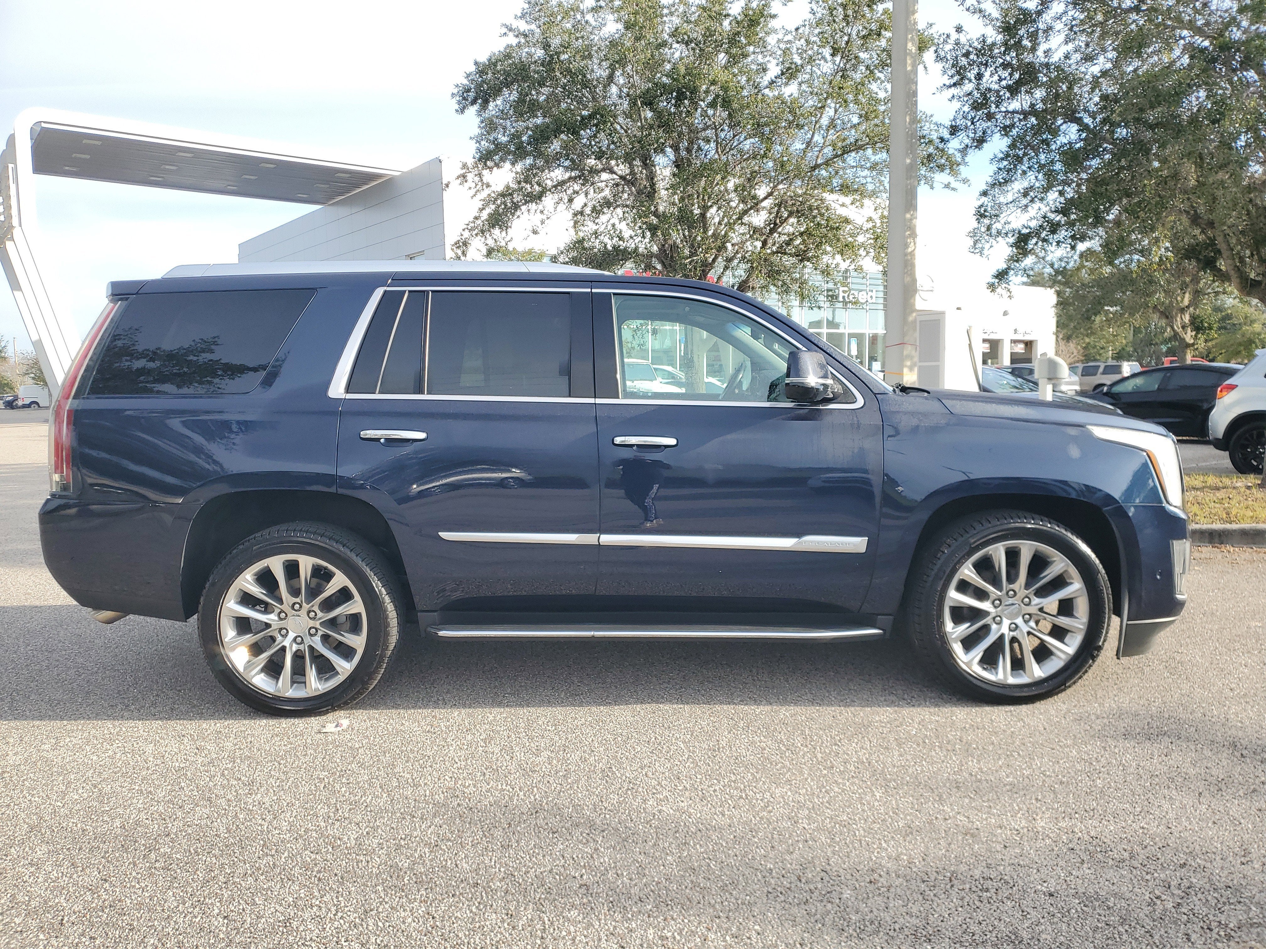 2019 Cadillac Escalade Luxury