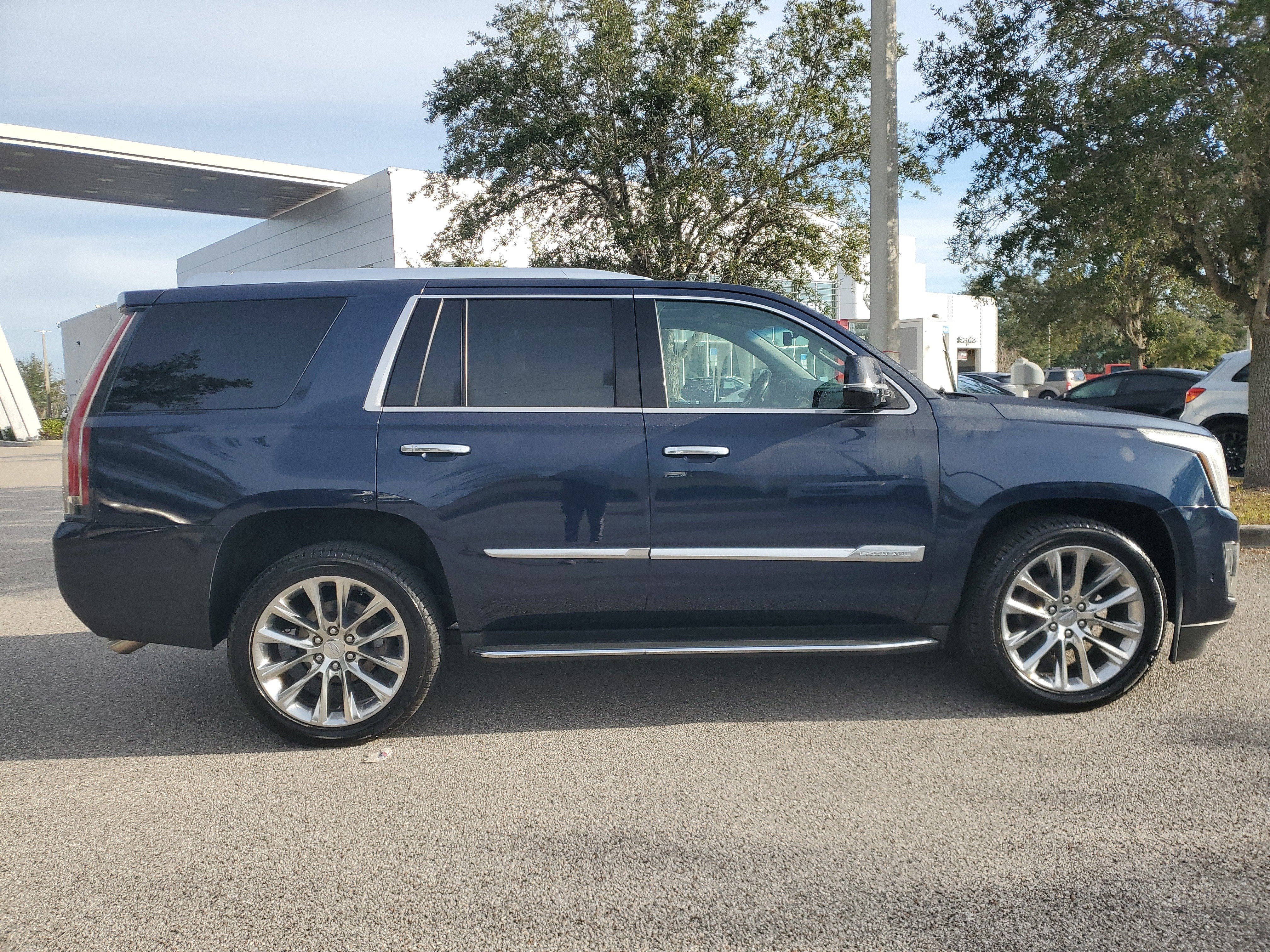 2019 Cadillac Escalade Luxury