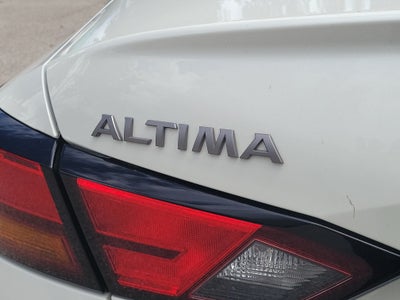 2025 Nissan Altima SR