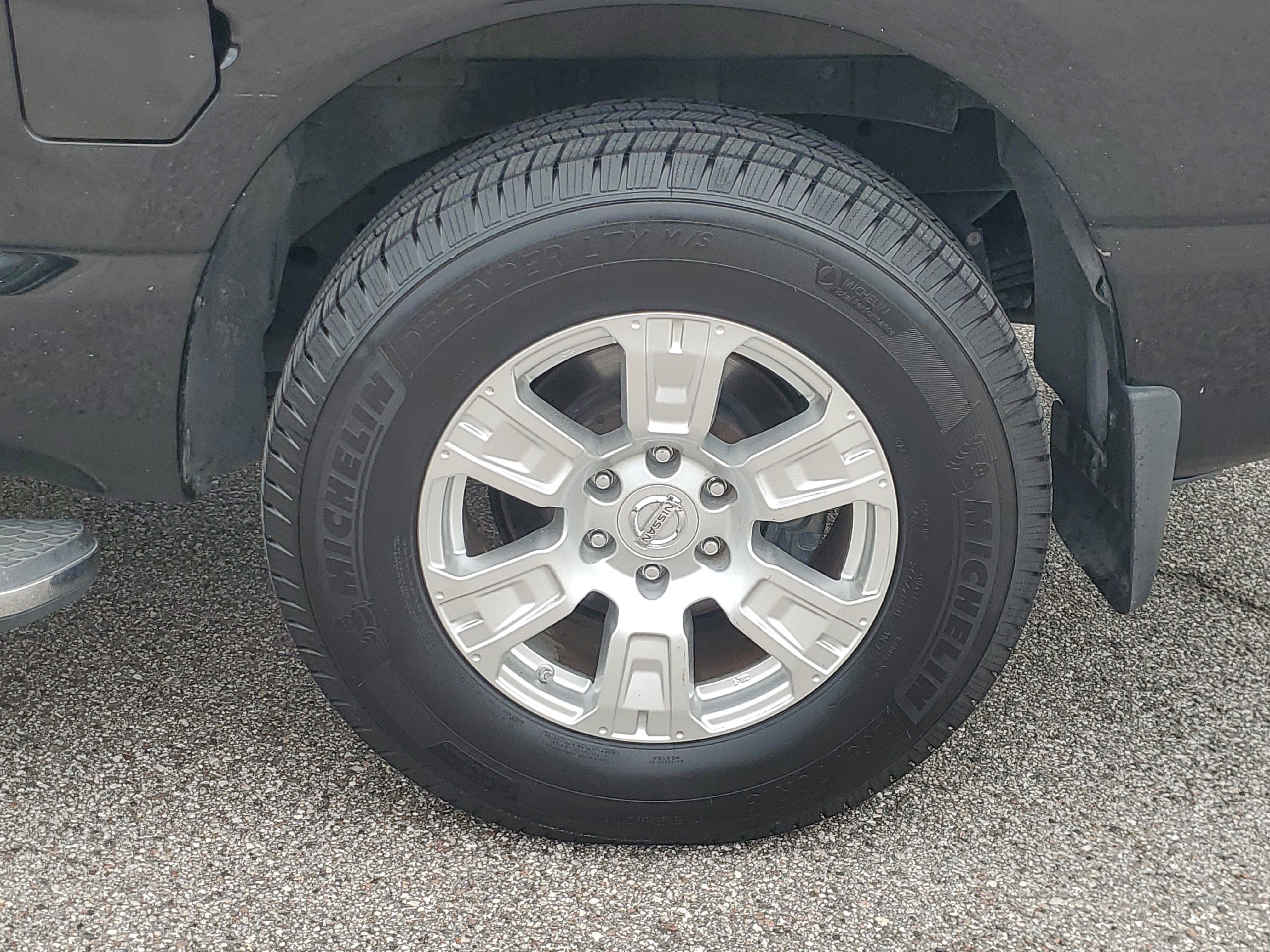 2017 Nissan Titan SV