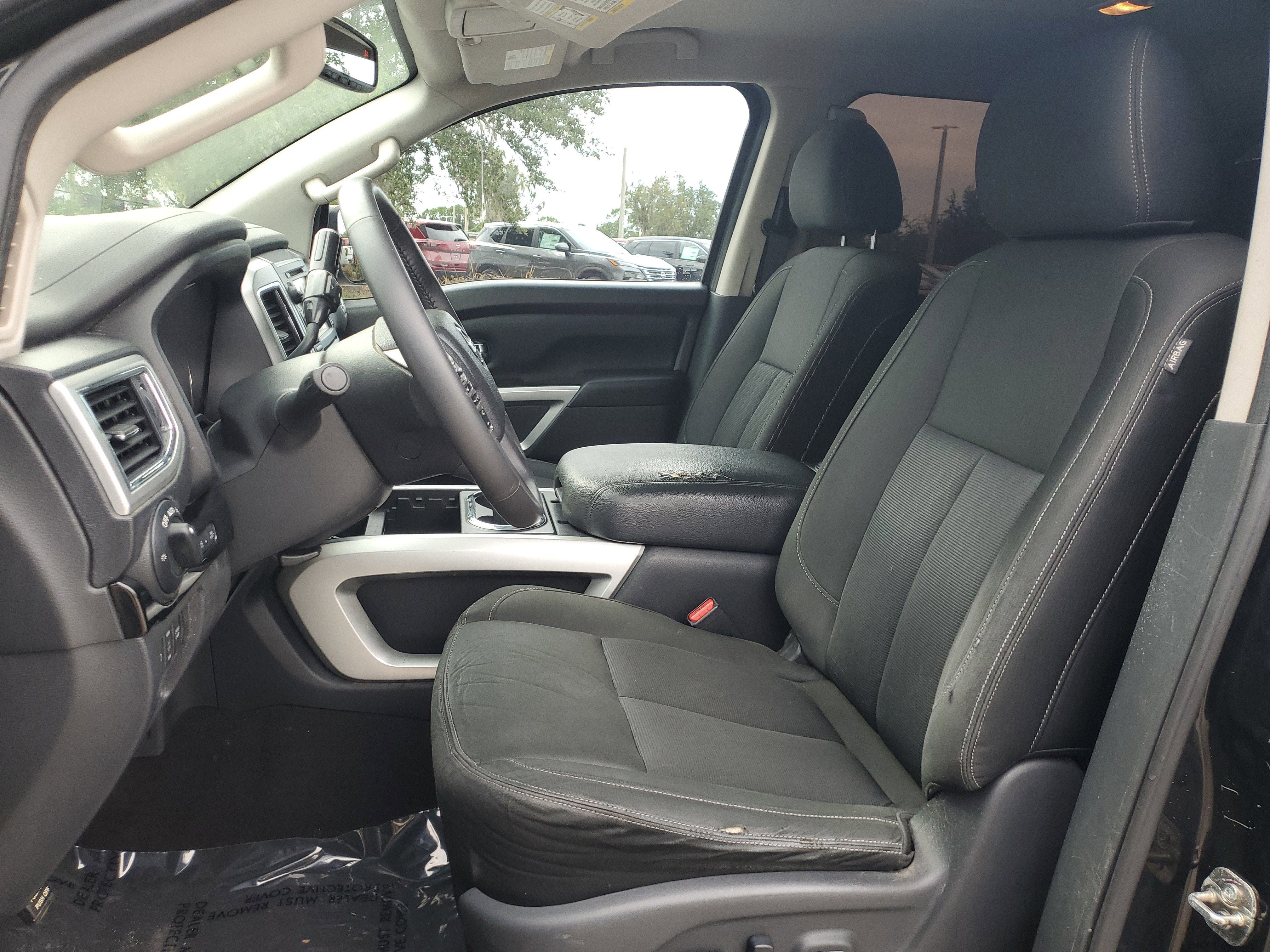 2017 Nissan Titan SV