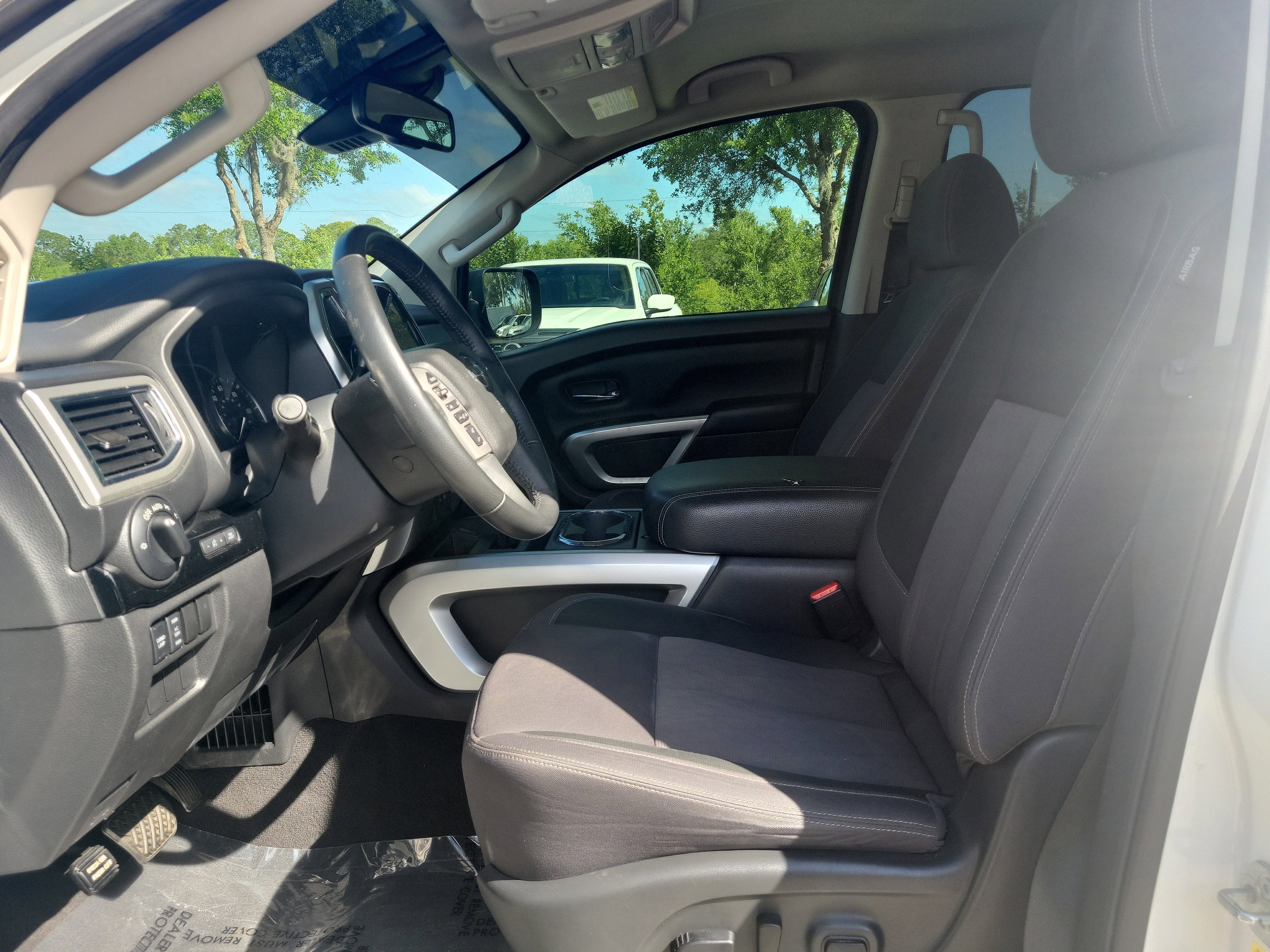 2021 Nissan Titan SV