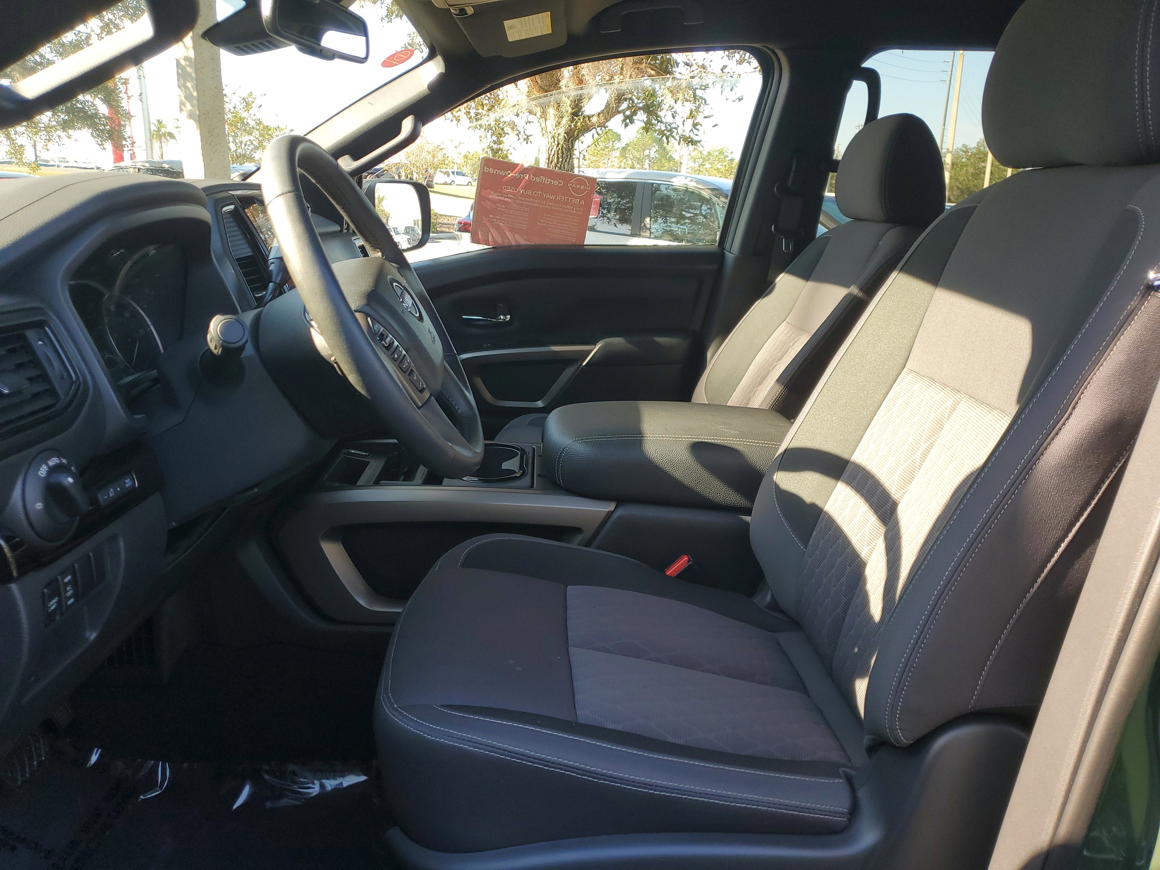 2024 Nissan Titan SV