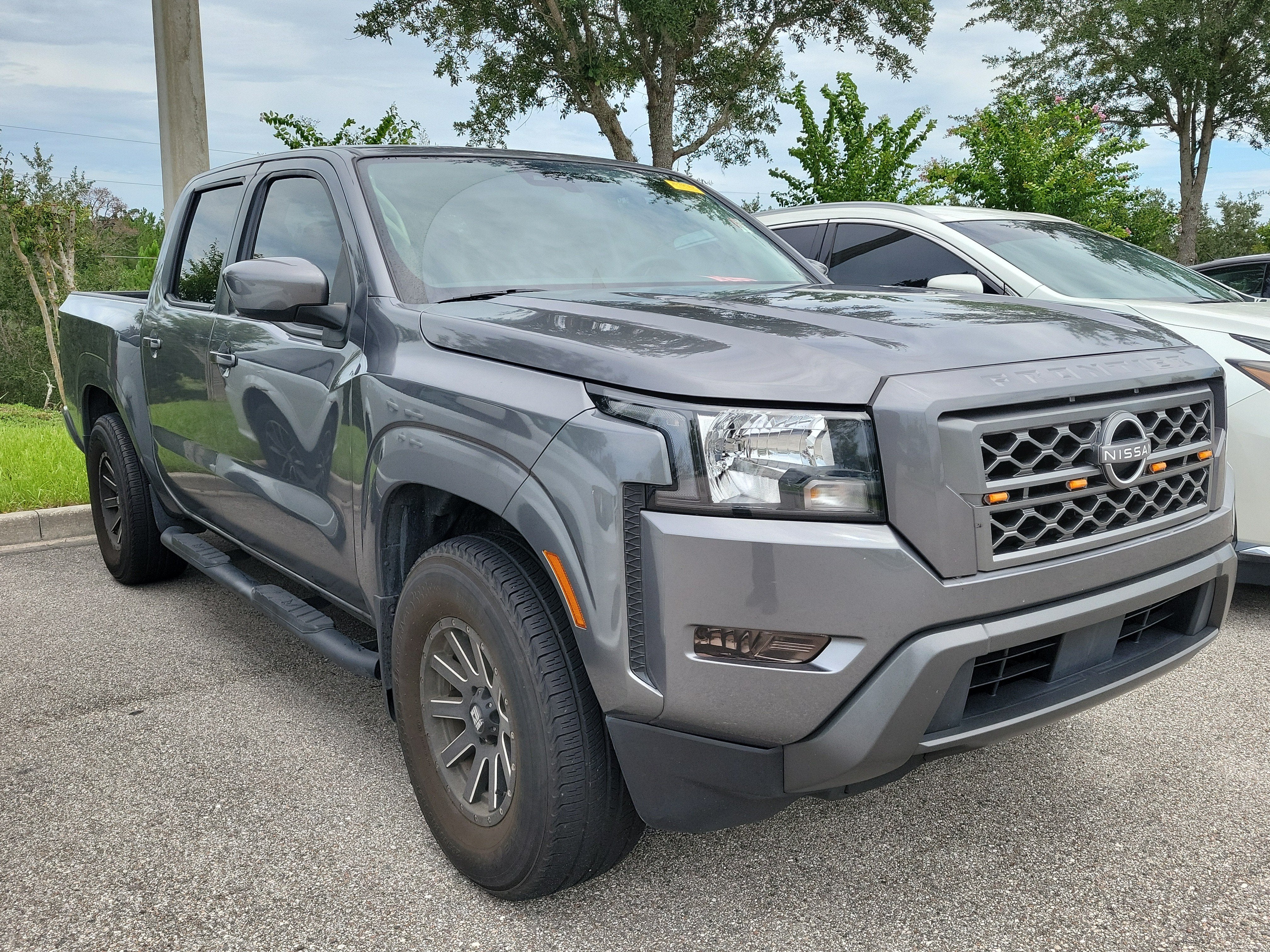 2024 Nissan Frontier SV