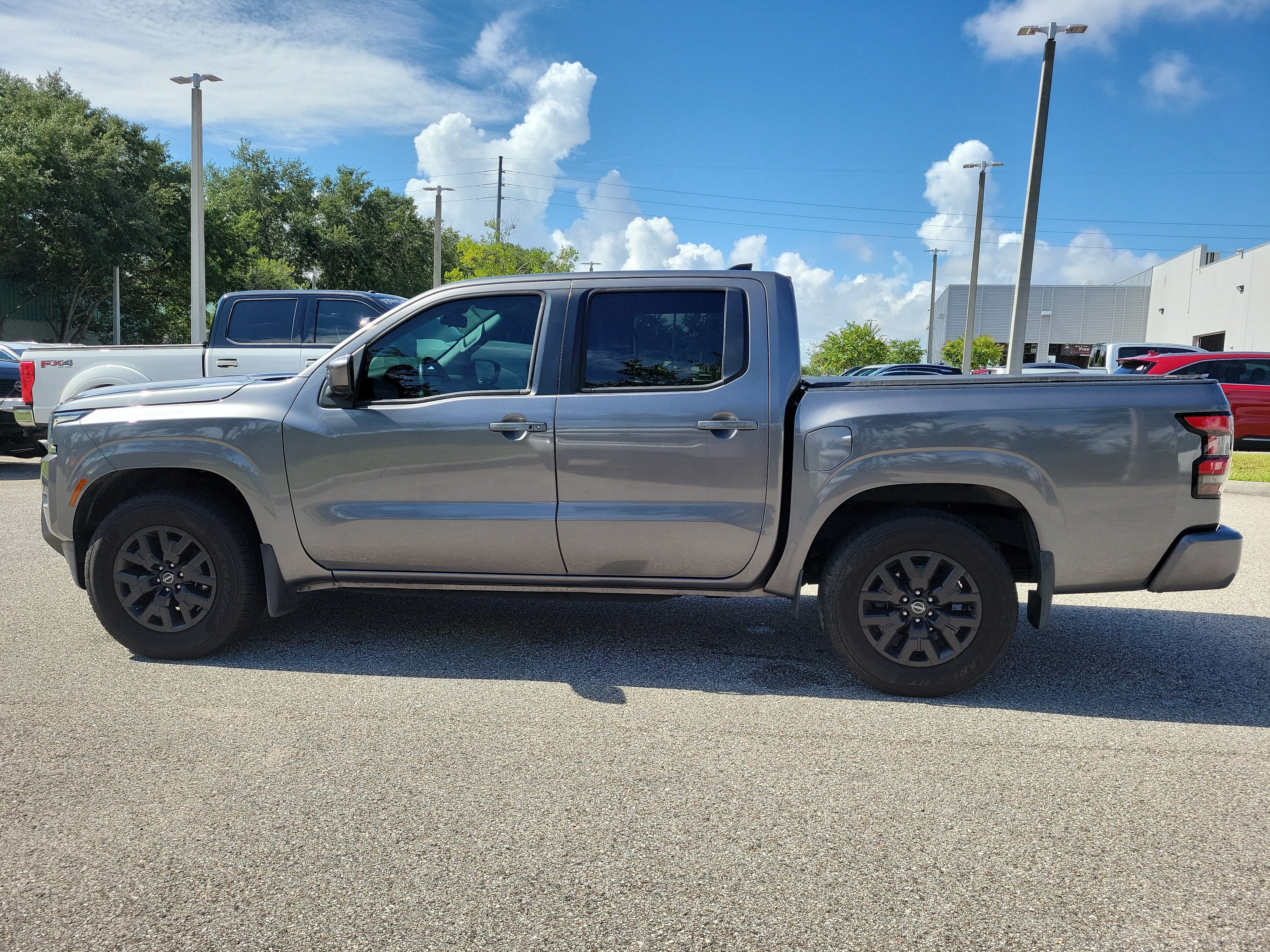2022 Nissan Frontier SV