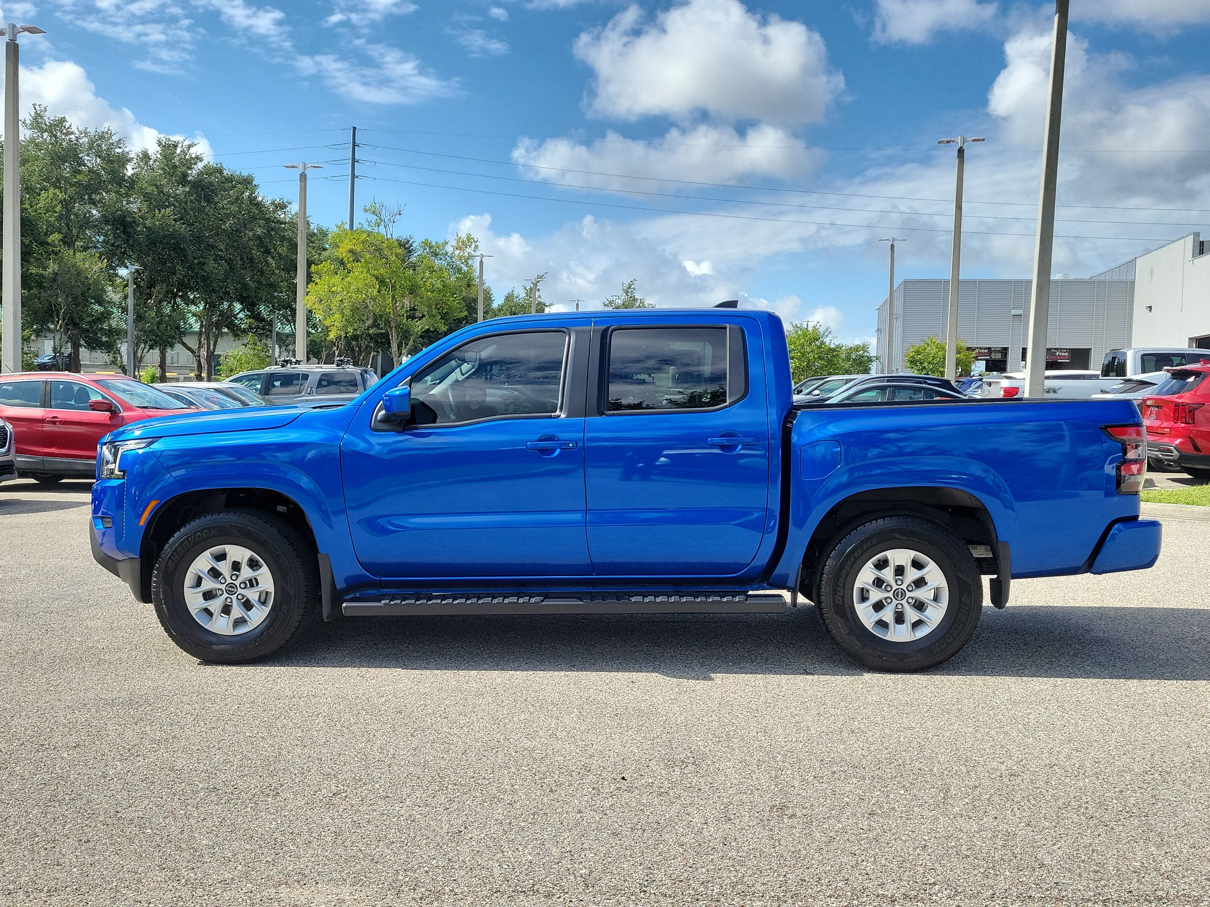 2024 Nissan Frontier SV