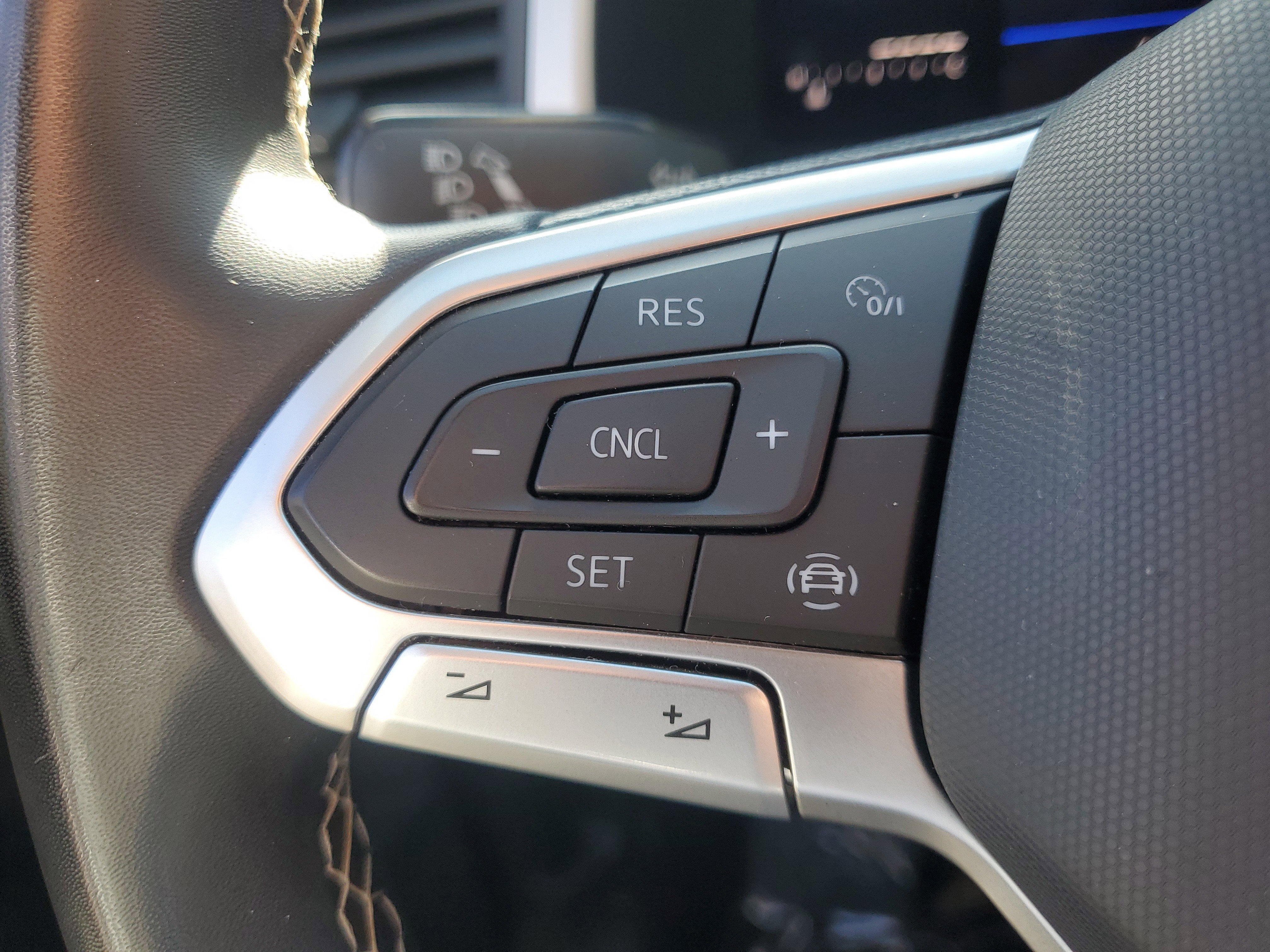 2023 Volkswagen Atlas 2.0T SE