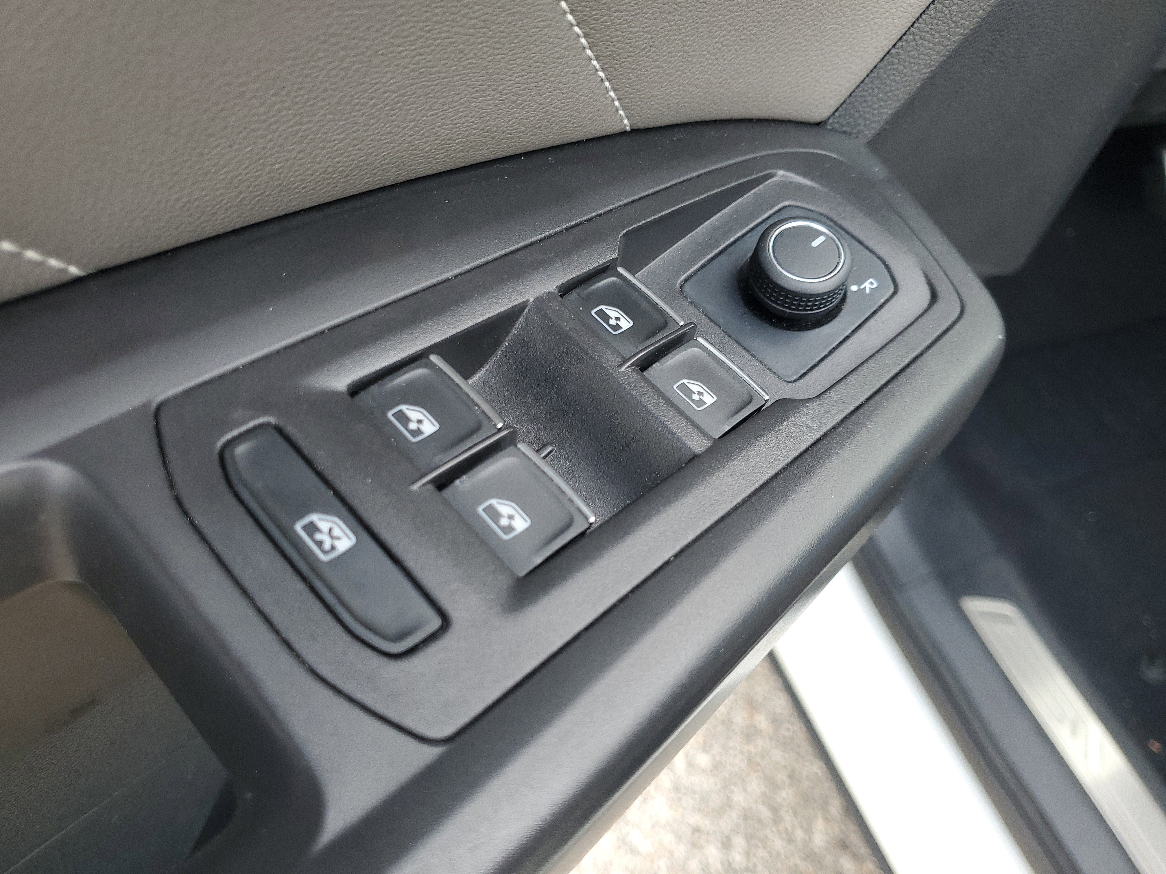 2023 Volkswagen Atlas Cross Sport 3.6L V6 SEL R-Line Black