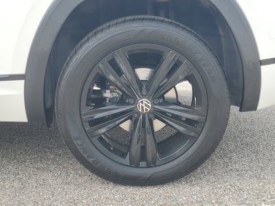 2023 Volkswagen Atlas Cross Sport 3.6L V6 SEL R-Line Black