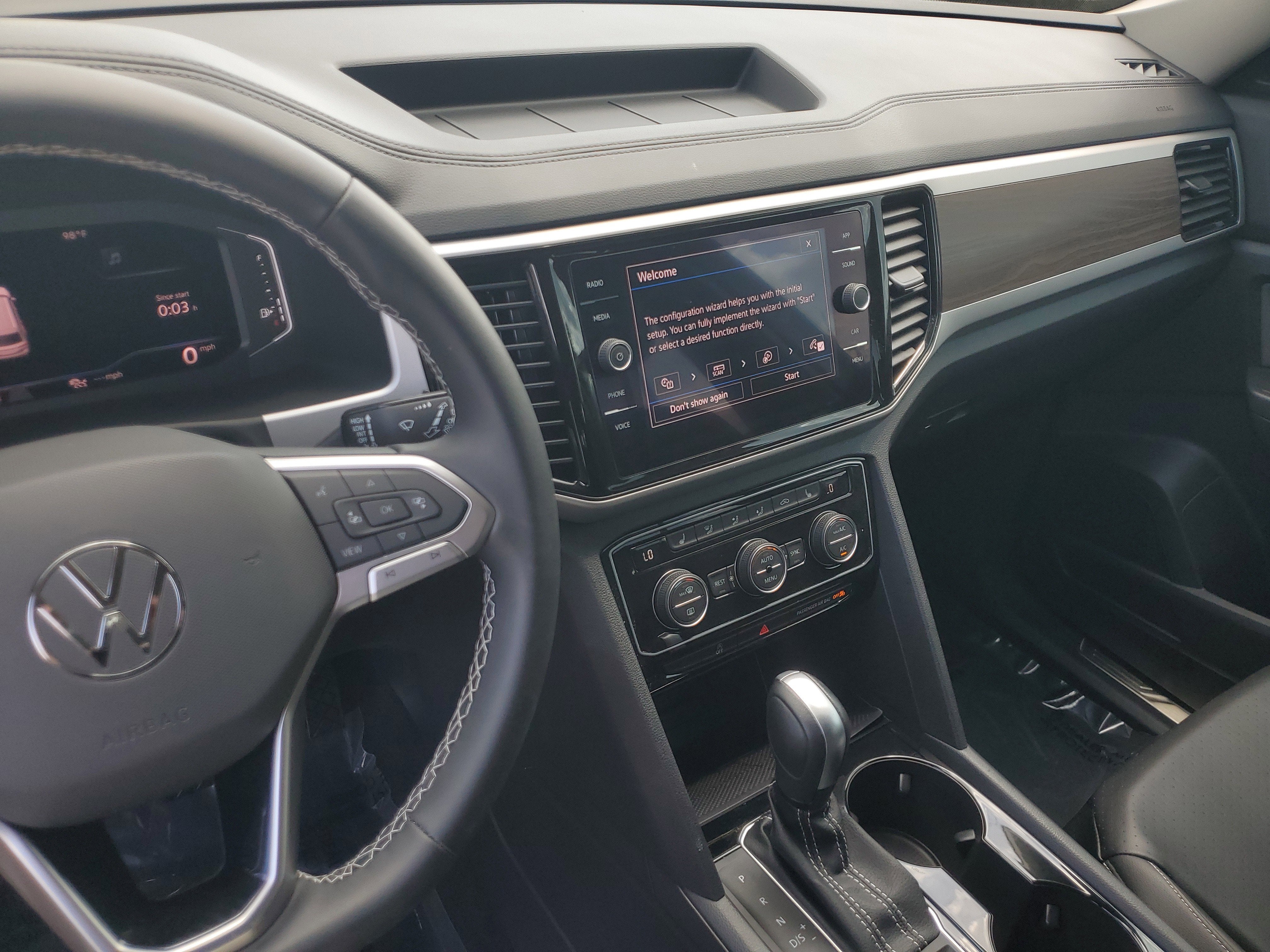 2022 Volkswagen Atlas 3.6L V6 SE w/Technology