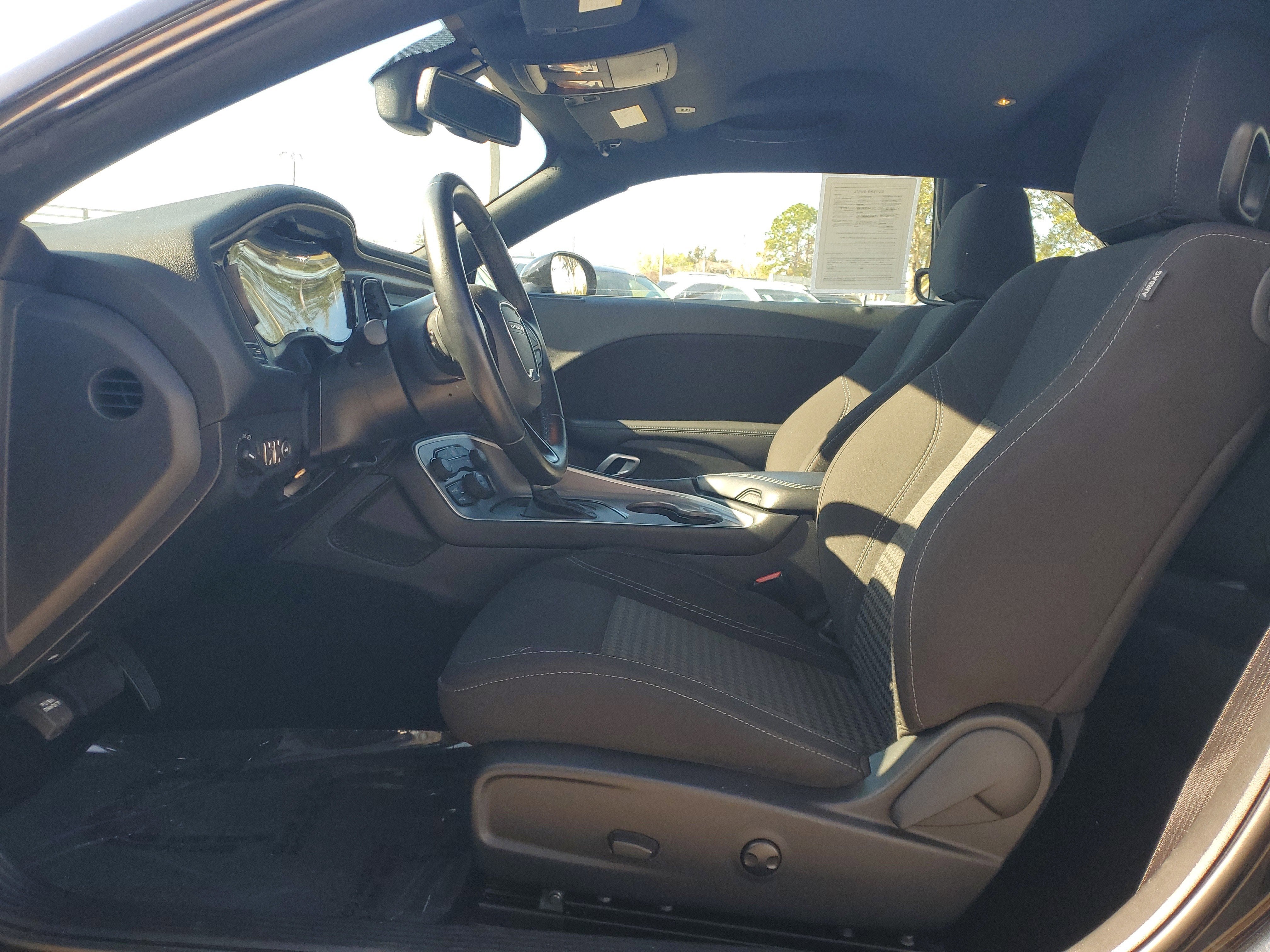 2022 Dodge Challenger SXT