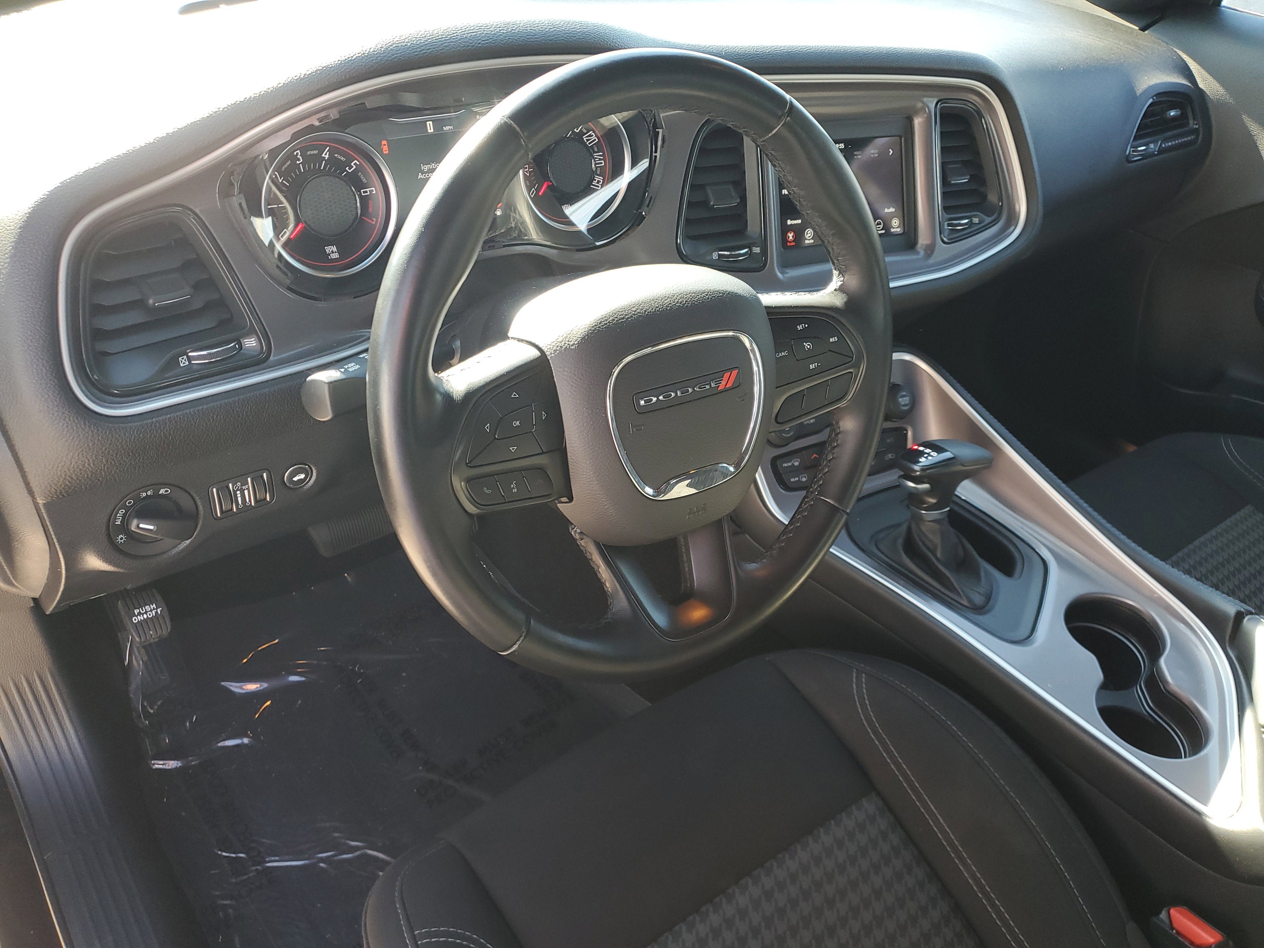 2022 Dodge Challenger SXT