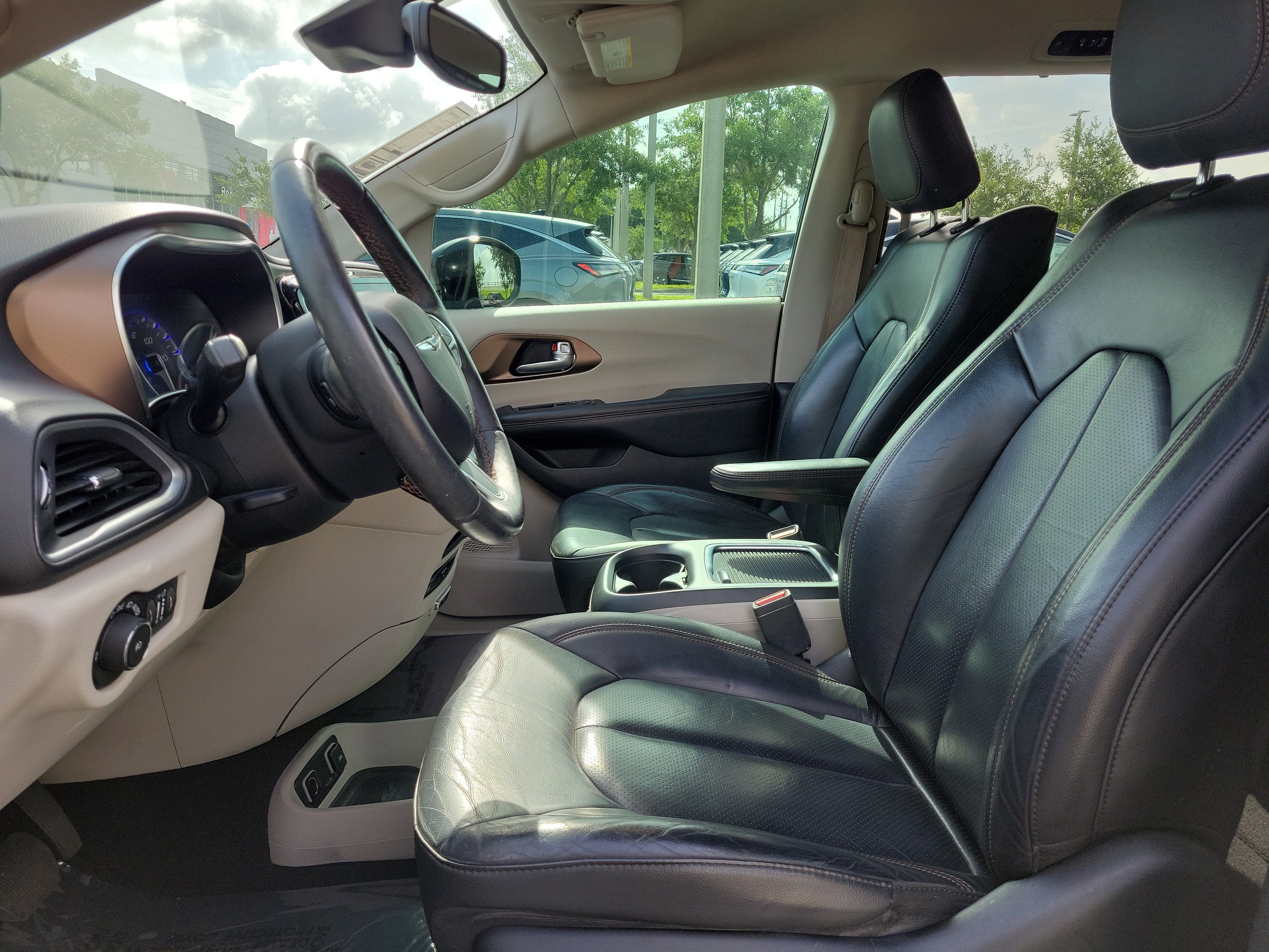 2017 Chrysler Pacifica Touring-L Plus