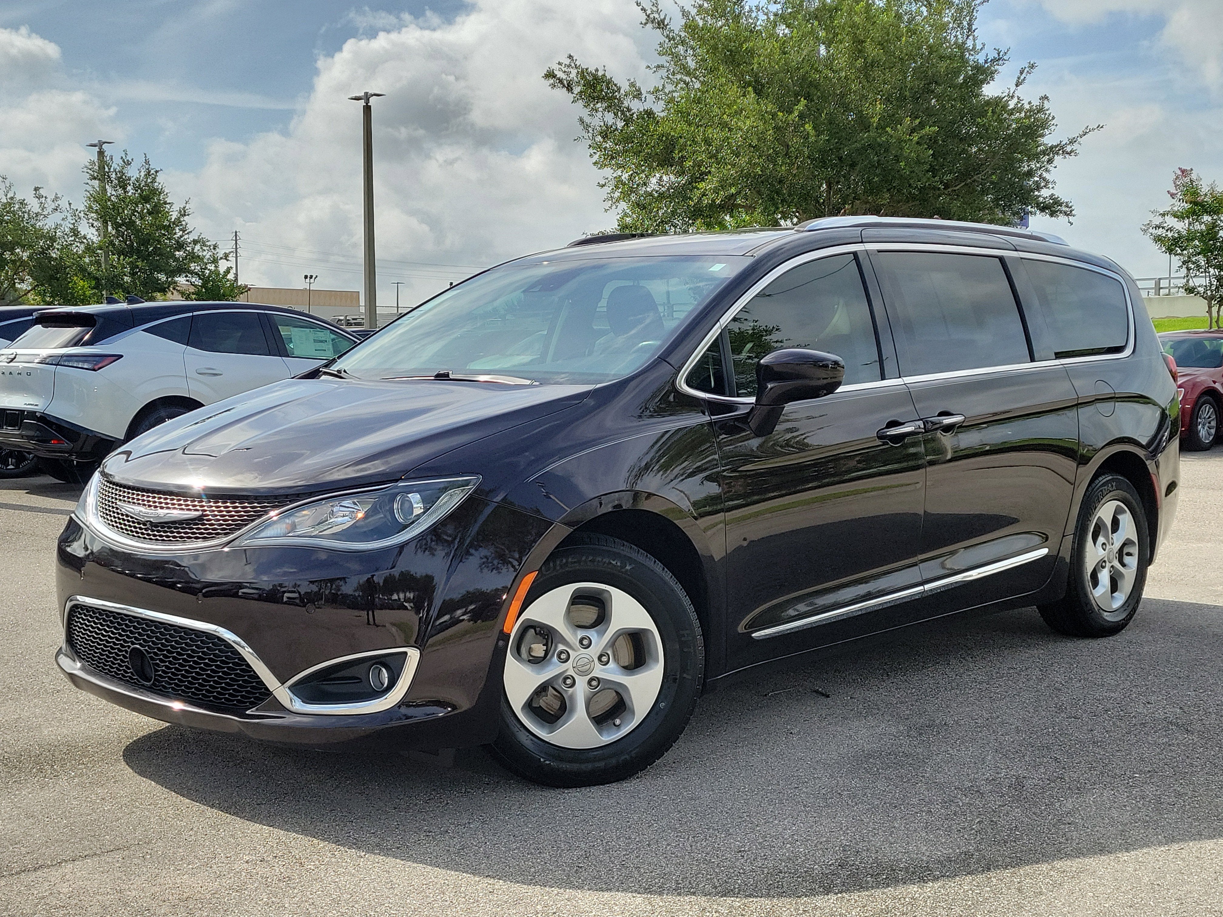 2017 Chrysler Pacifica Touring-L Plus