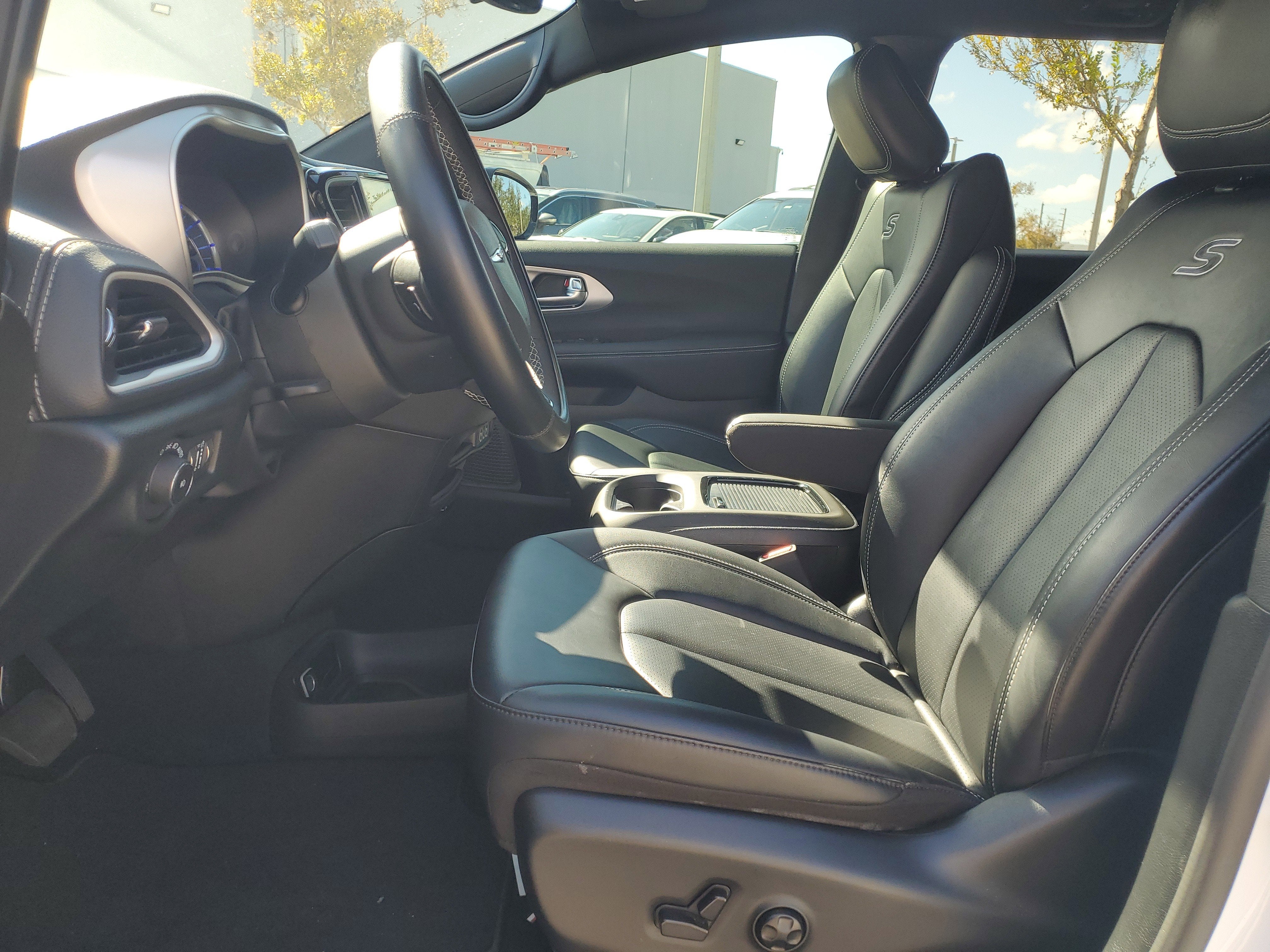 2024 Chrysler Pacifica Hybrid S Appearance Pkg