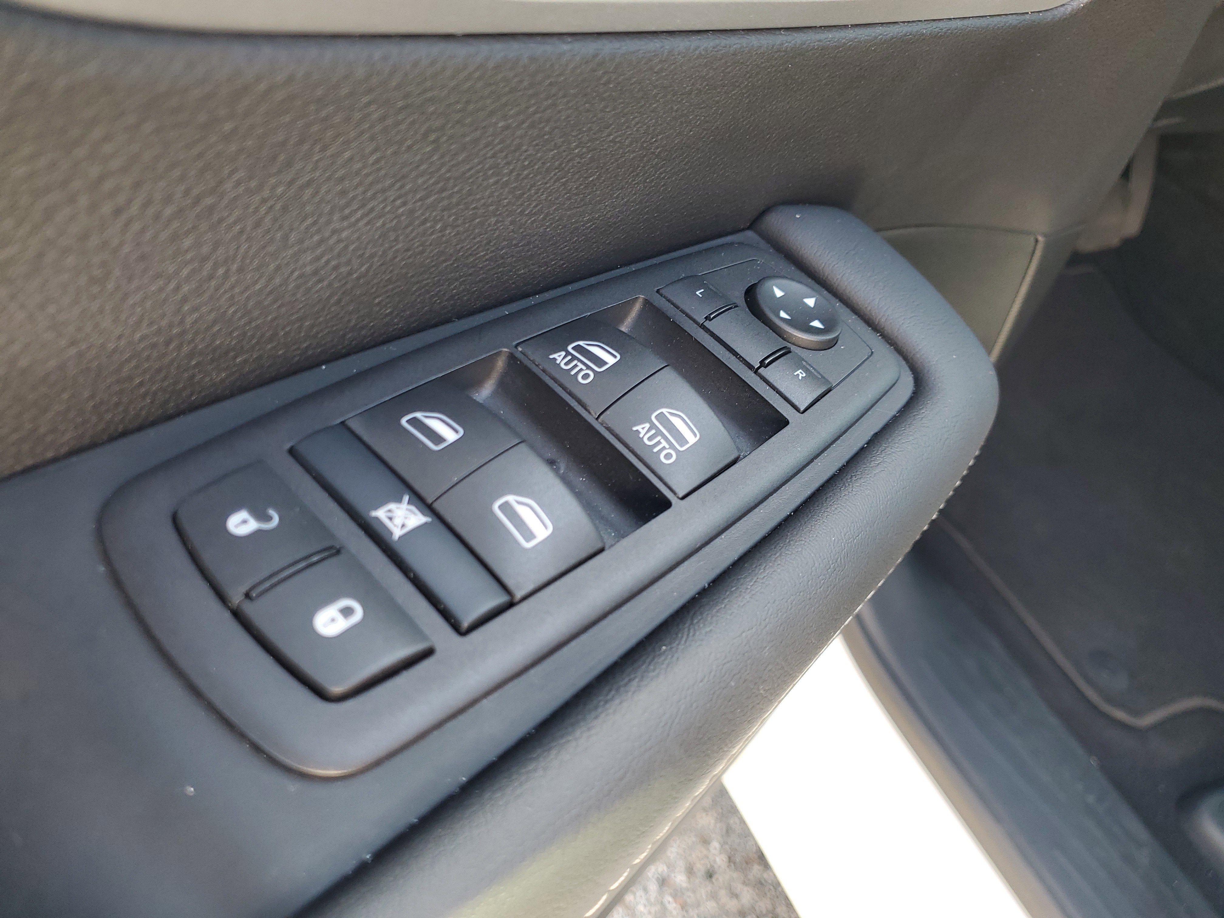 2024 Chrysler Pacifica Hybrid S Appearance Pkg