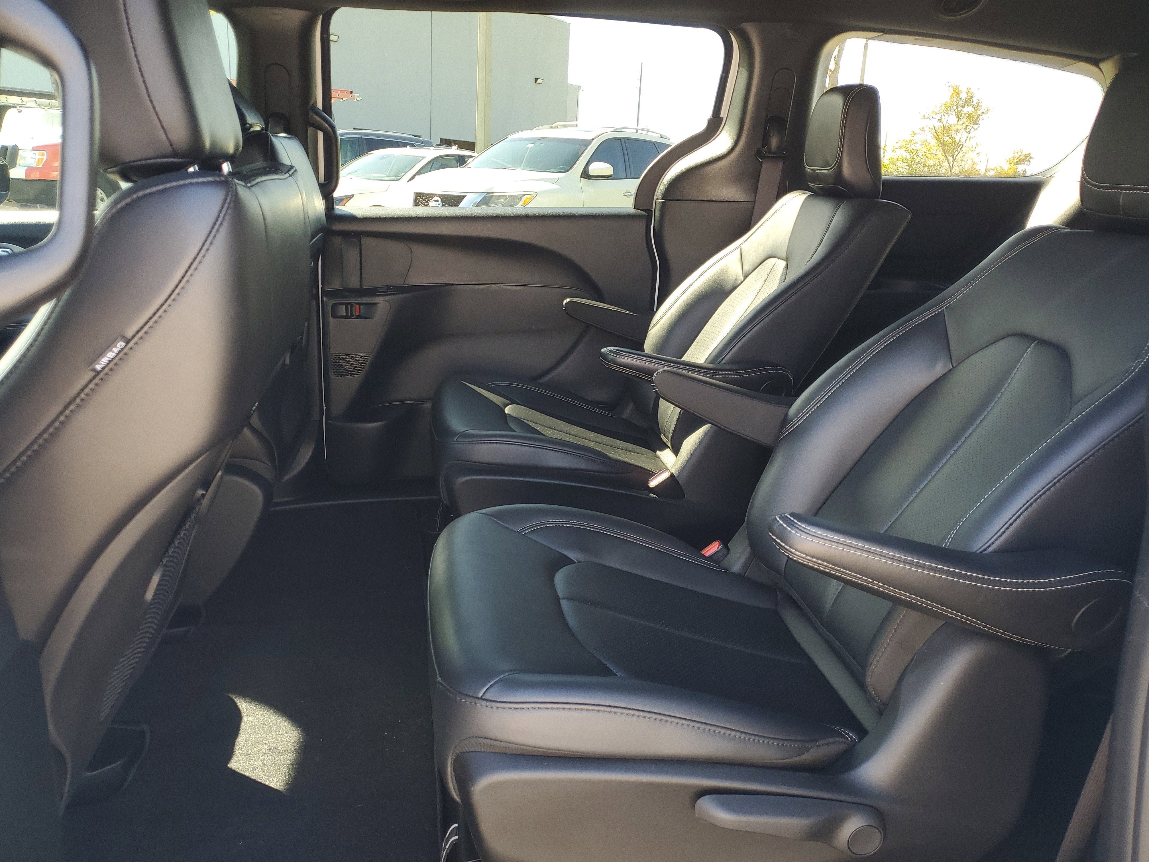 2024 Chrysler Pacifica Hybrid S Appearance Pkg