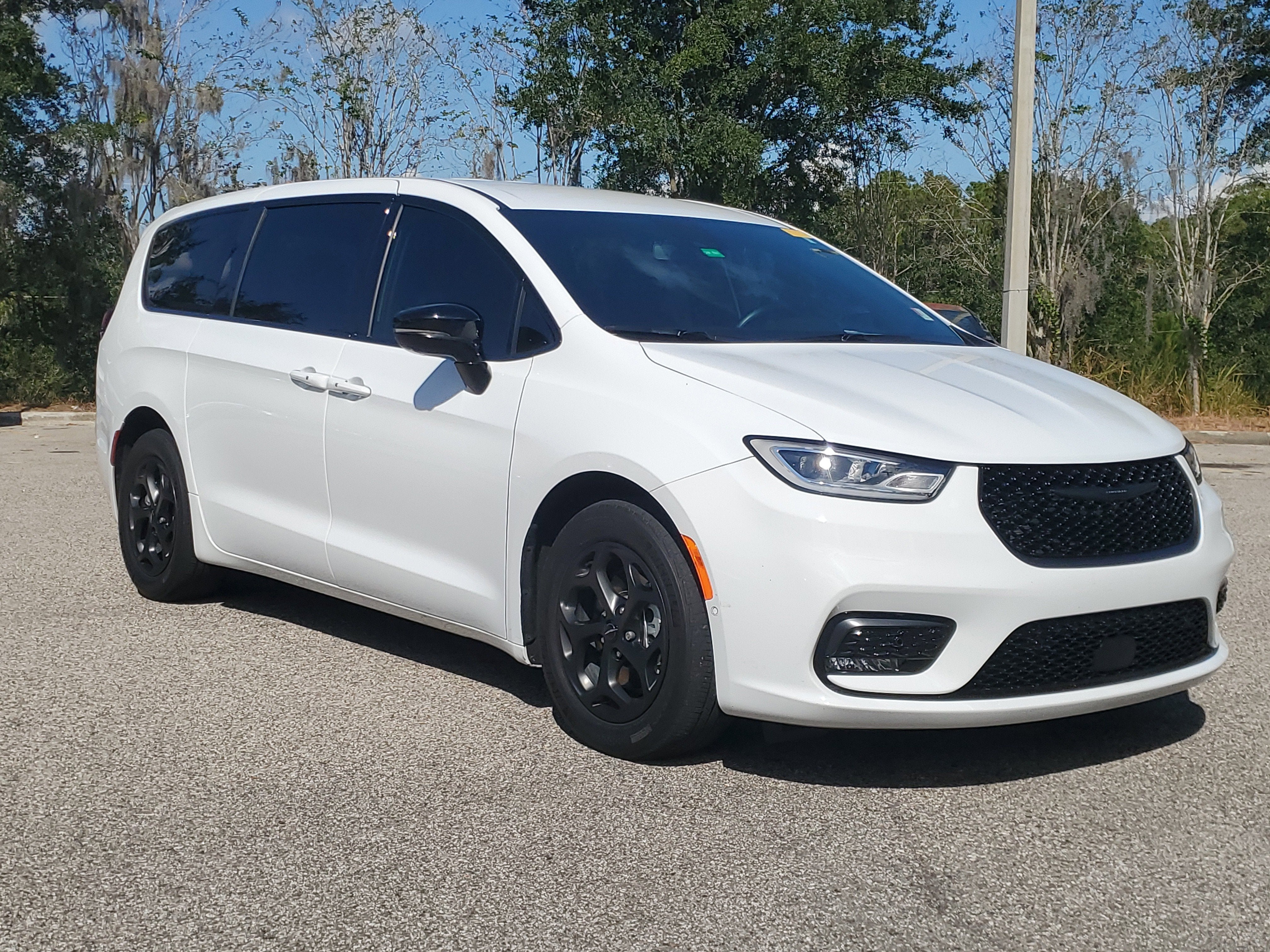 2024 Chrysler Pacifica Hybrid S Appearance Pkg