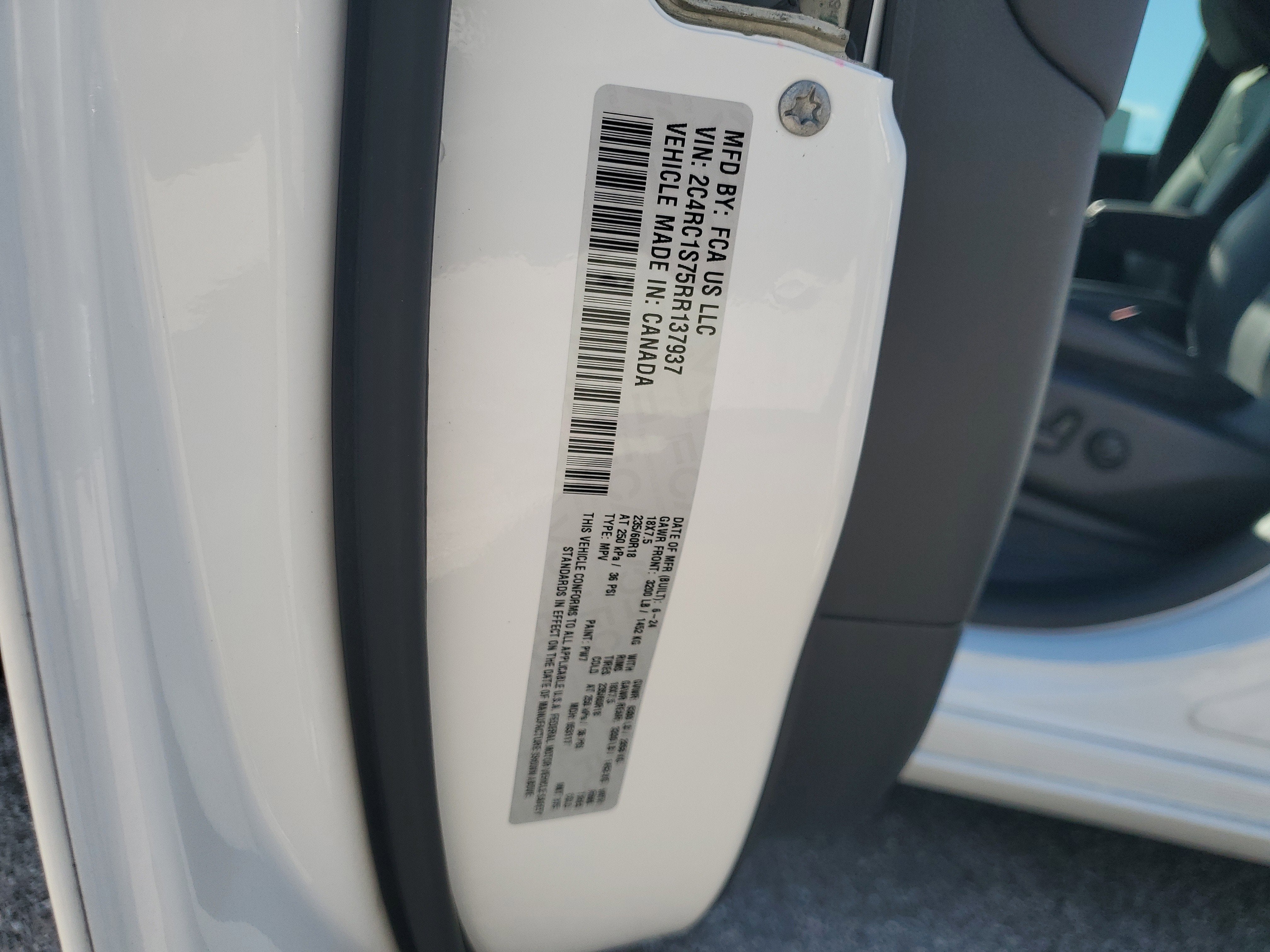 2024 Chrysler Pacifica Hybrid S Appearance Pkg