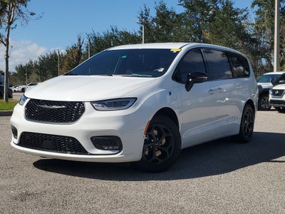 2024 Chrysler Pacifica Hybrid S Appearance Pkg
