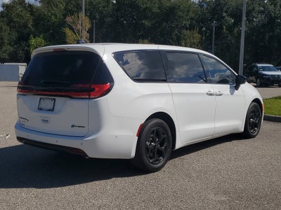 2024 Chrysler Pacifica Hybrid S Appearance Pkg