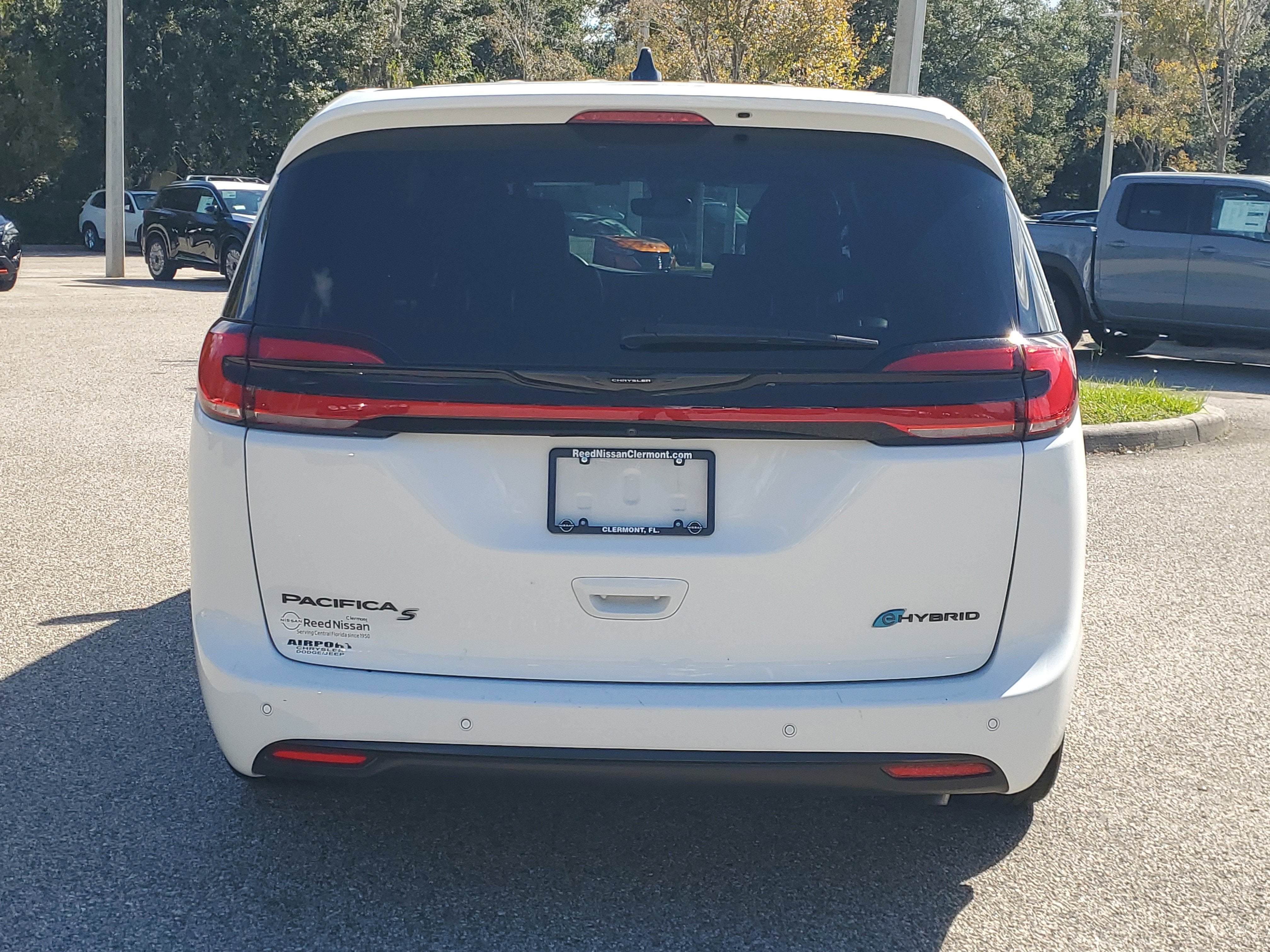 2024 Chrysler Pacifica Hybrid S Appearance Pkg