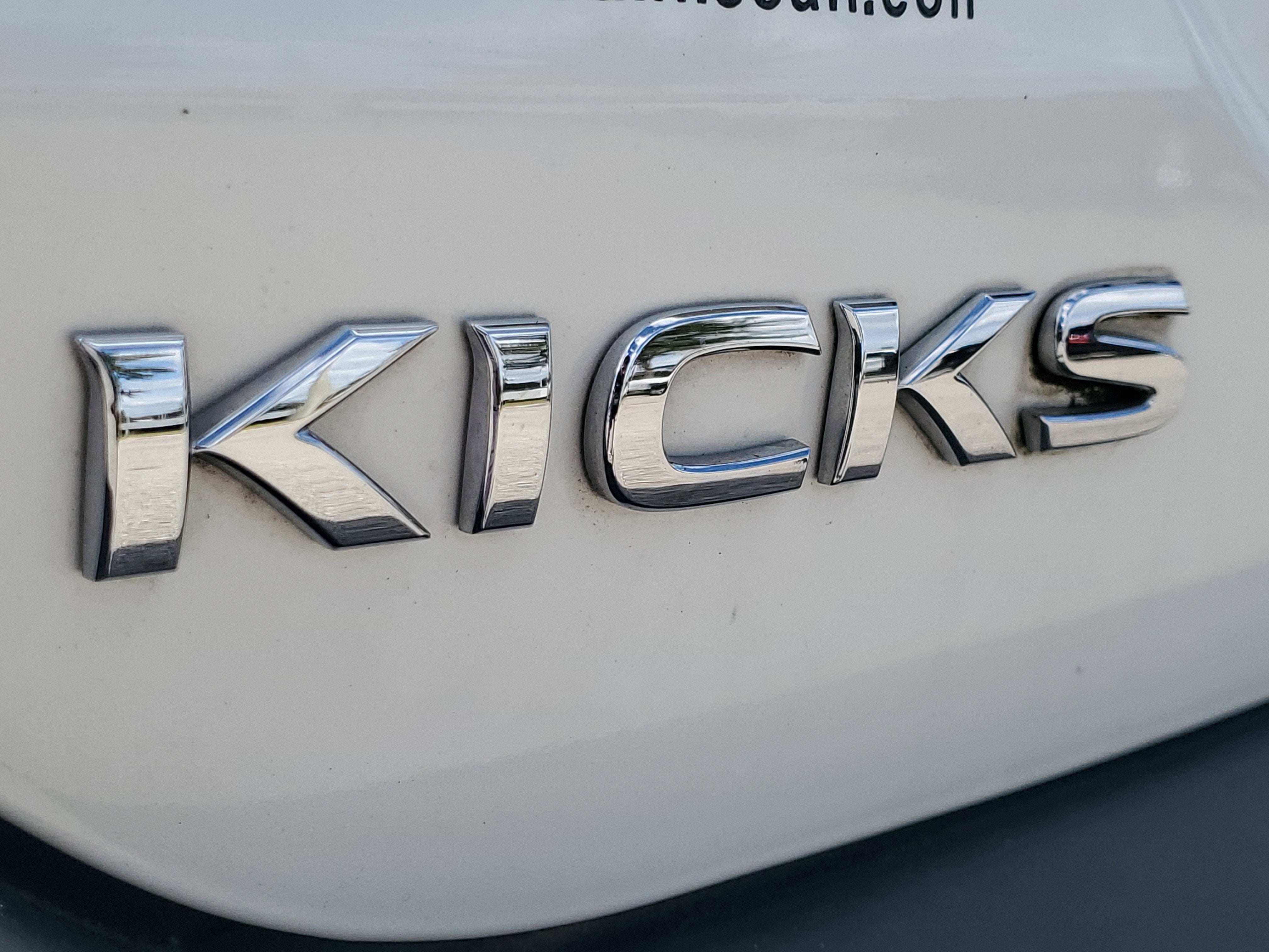 2019 Nissan Kicks SR