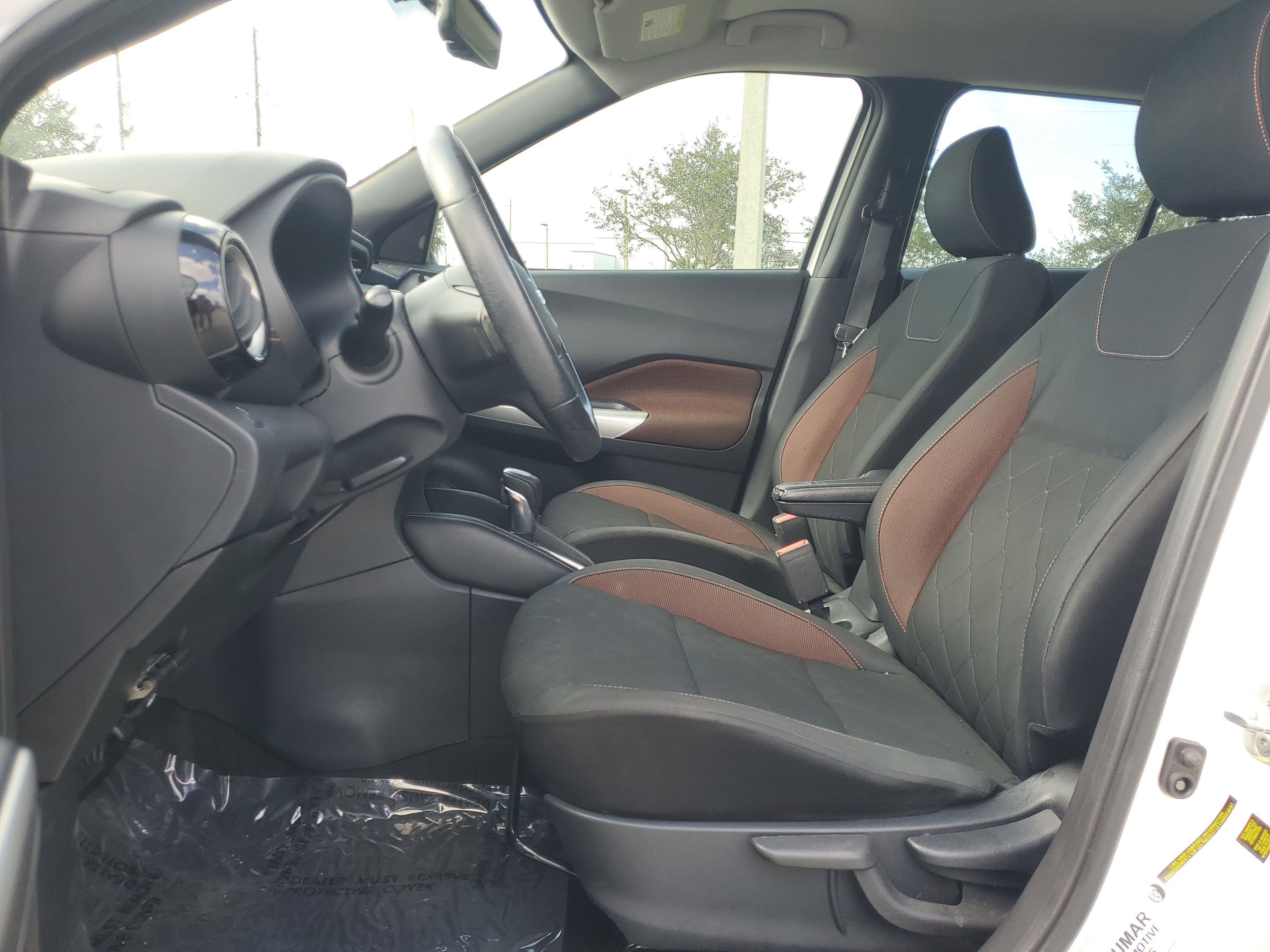 2019 Nissan Kicks SR