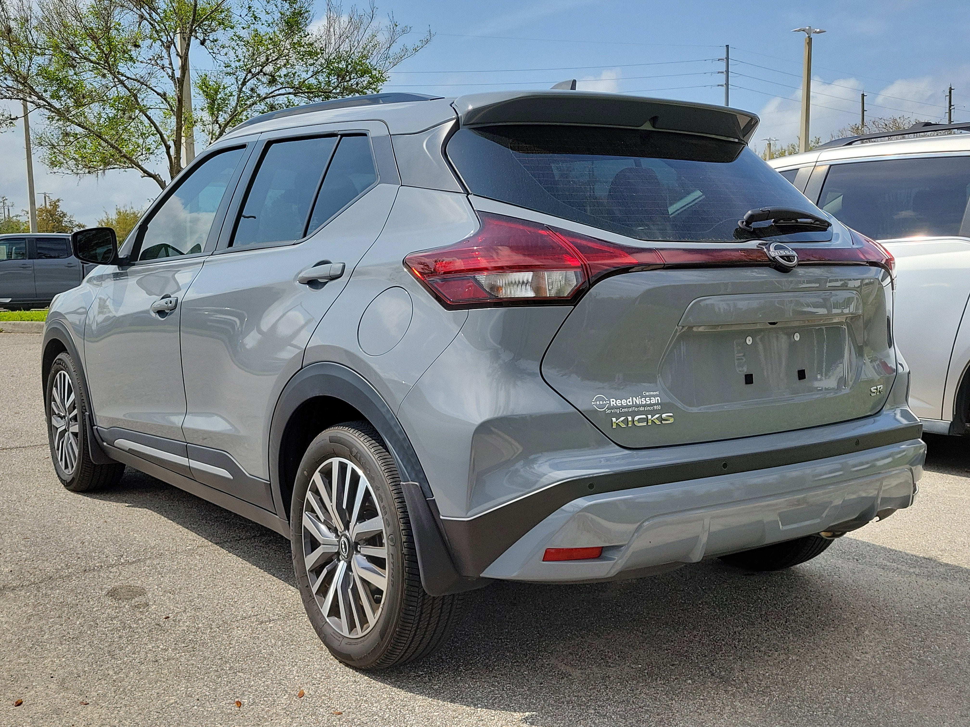 2023 Nissan Kicks SR