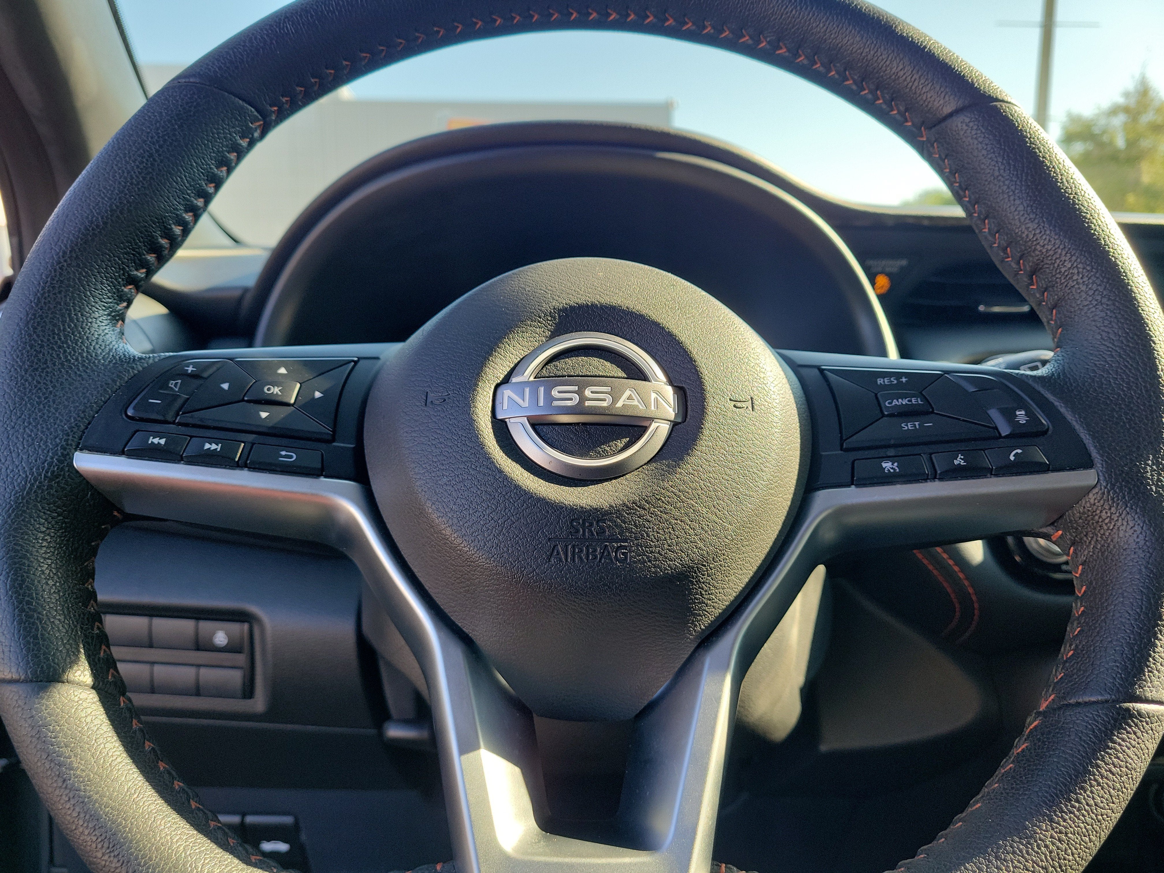 2022 Nissan Kicks SR