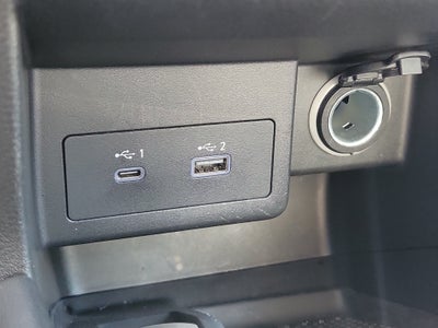 2022 Nissan Kicks SR