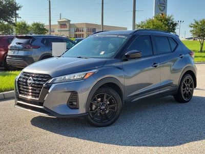 2022 Nissan Kicks SR
