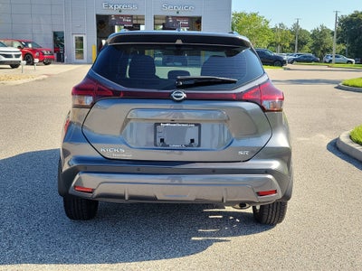 2022 Nissan Kicks SR