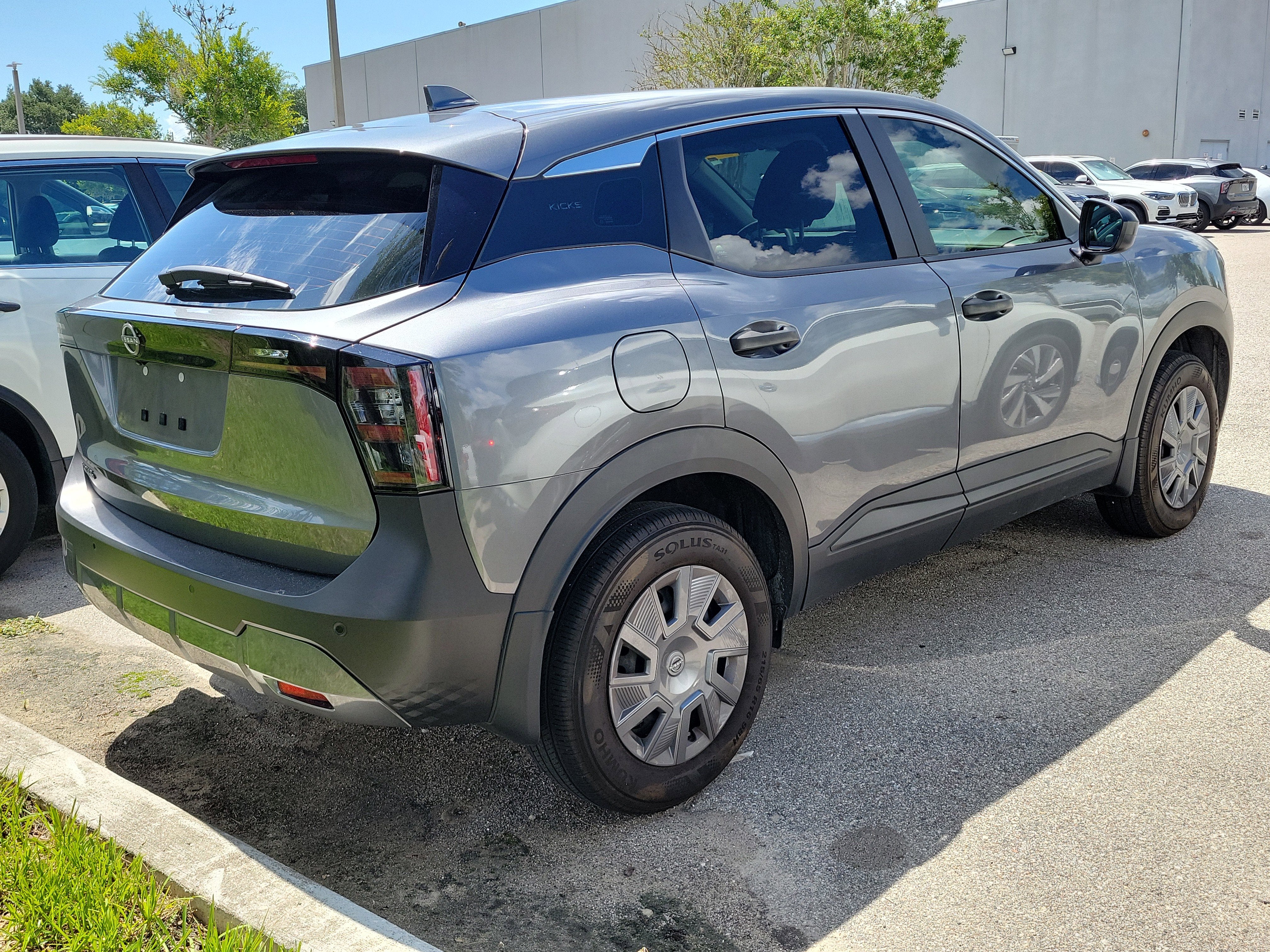 2025 Nissan Kicks S