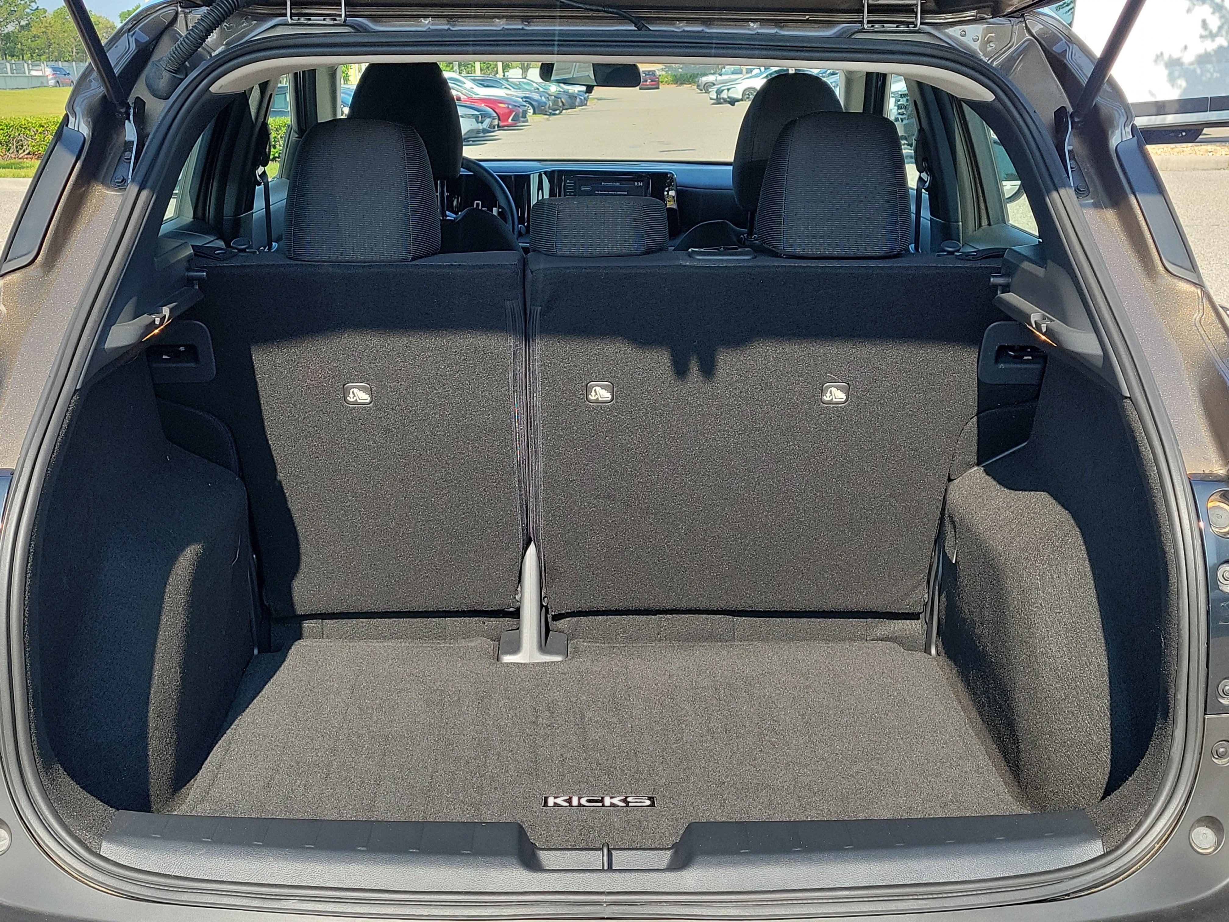 2025 Nissan Kicks S