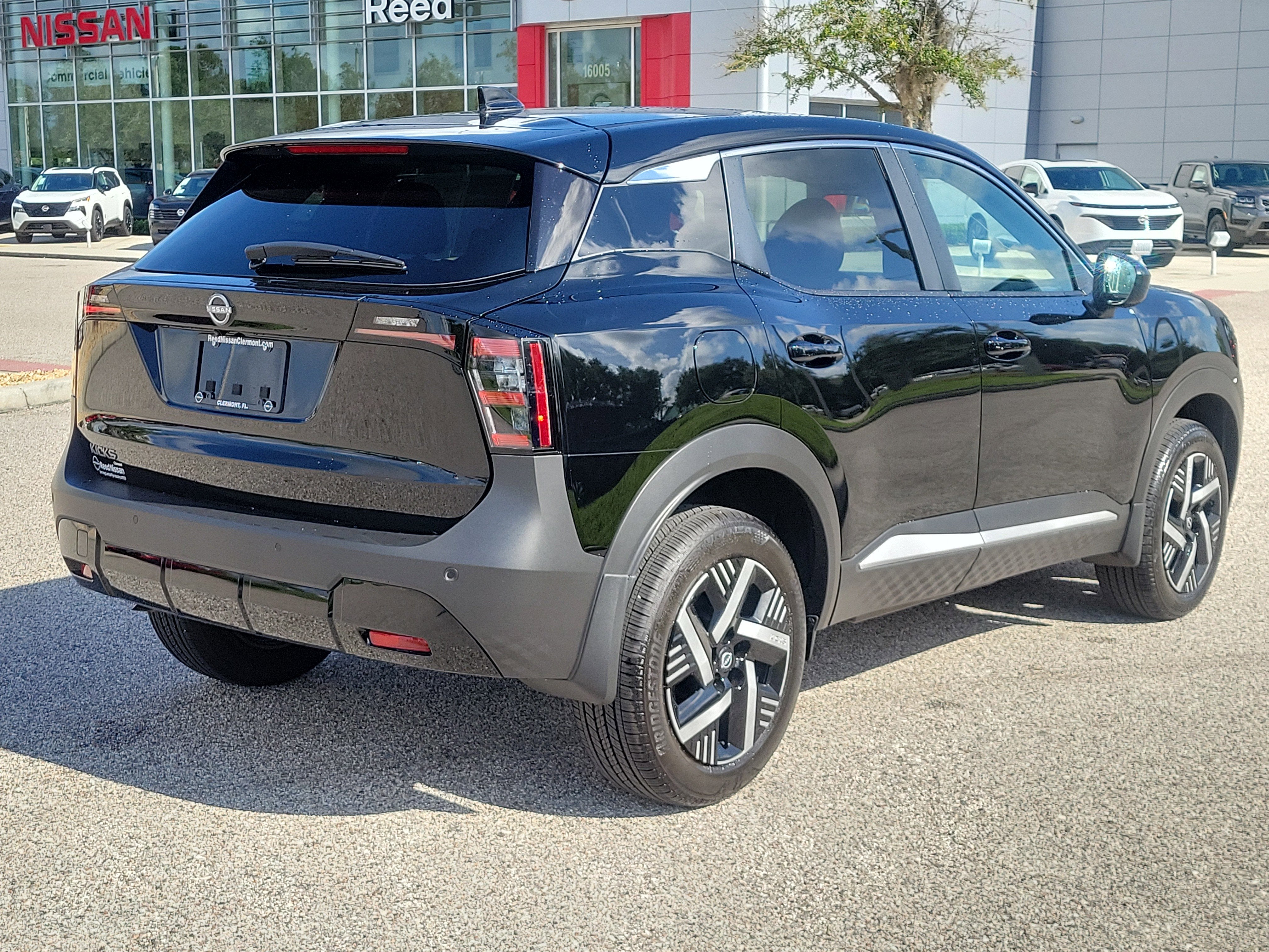 2025 Nissan Kicks SV