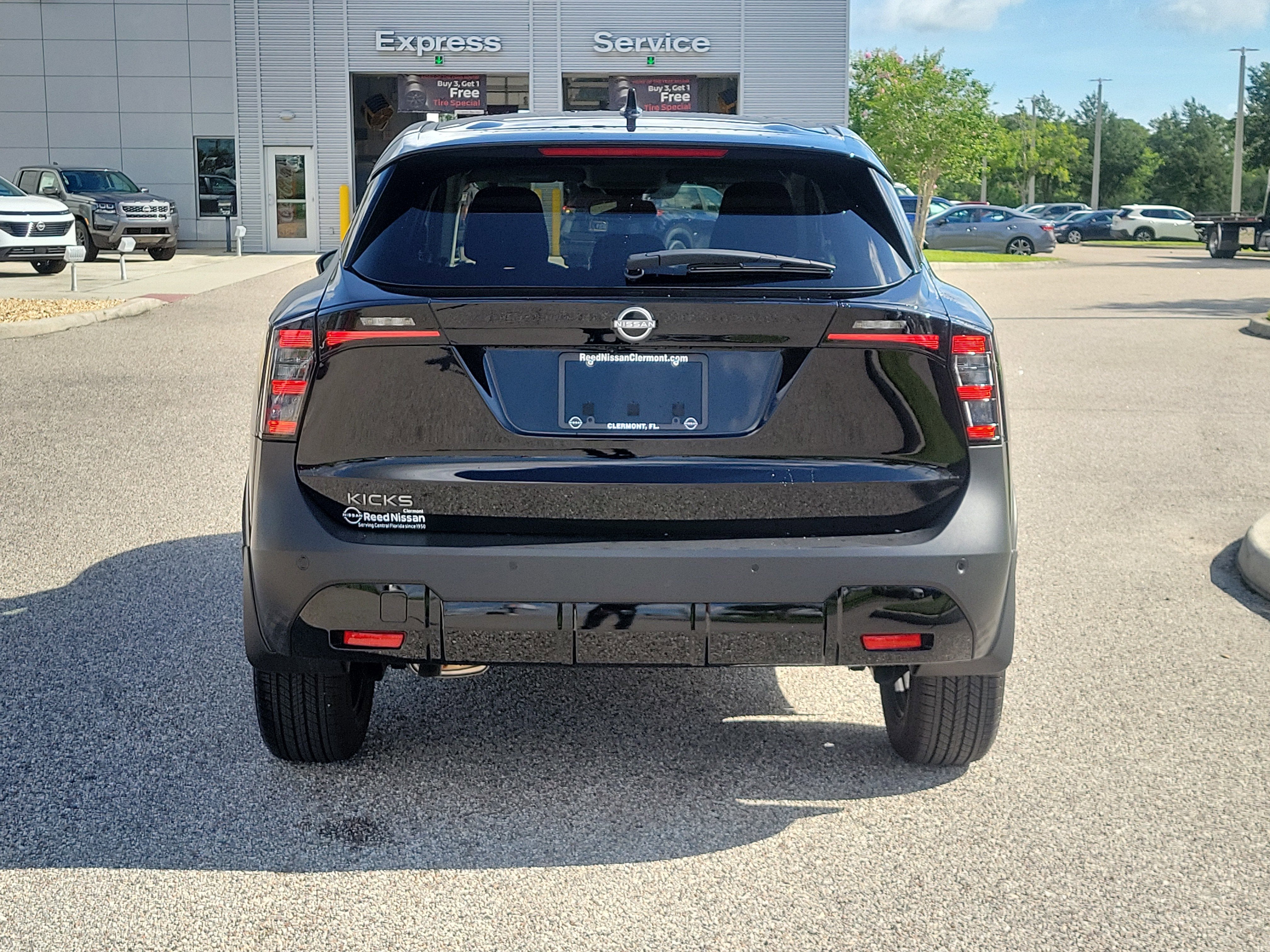 2025 Nissan Kicks SV